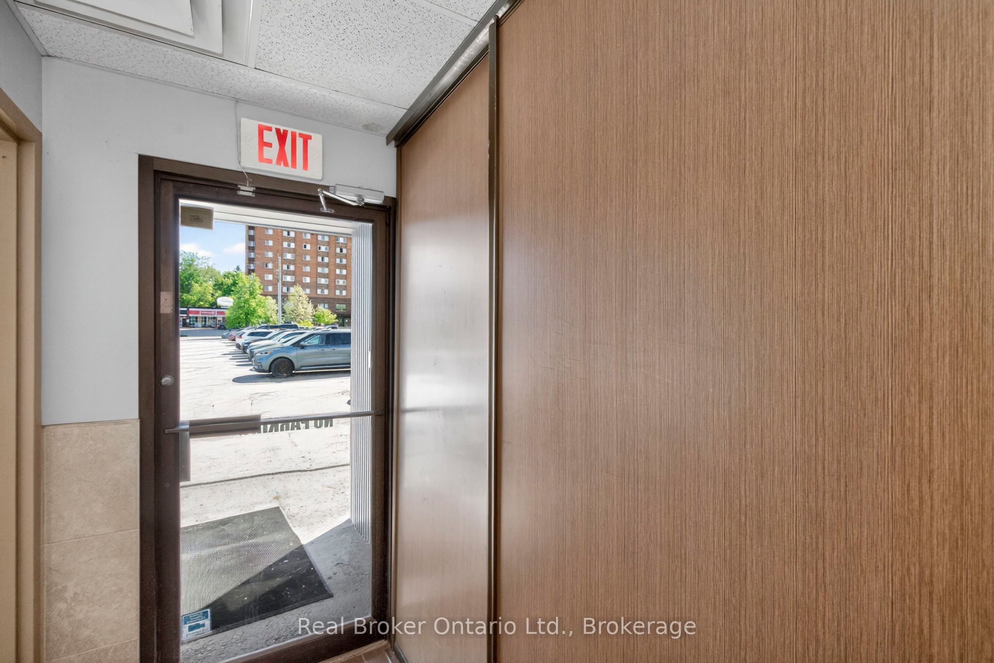 289 King Street Property Photo 25