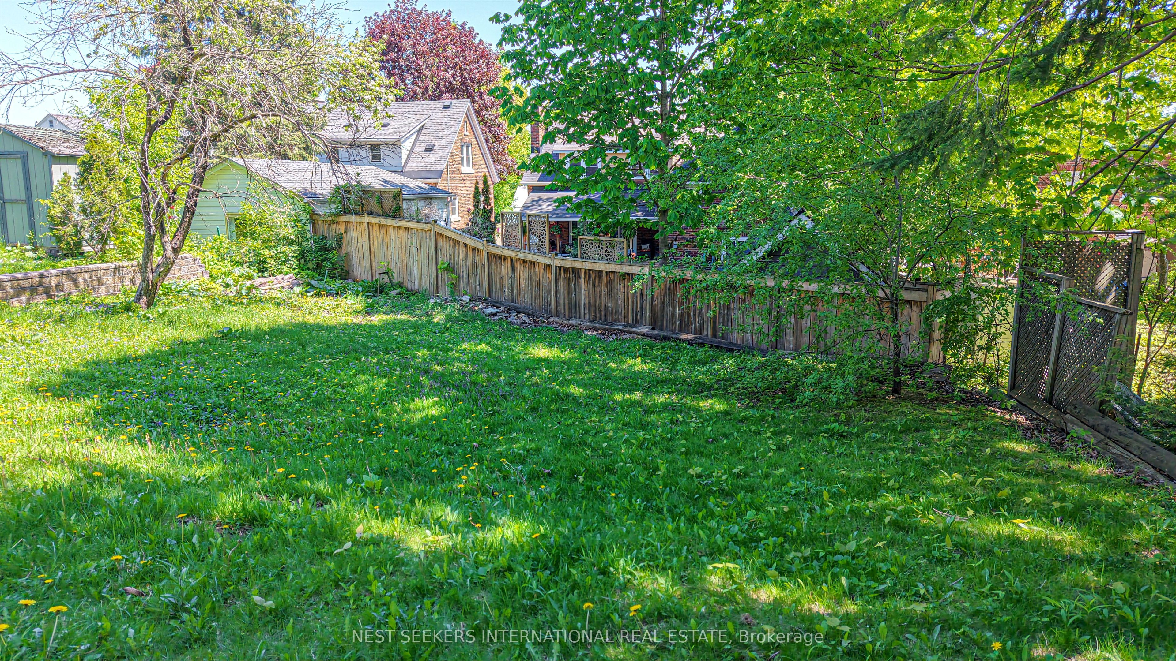 166 Laclie Street Property Photo 6