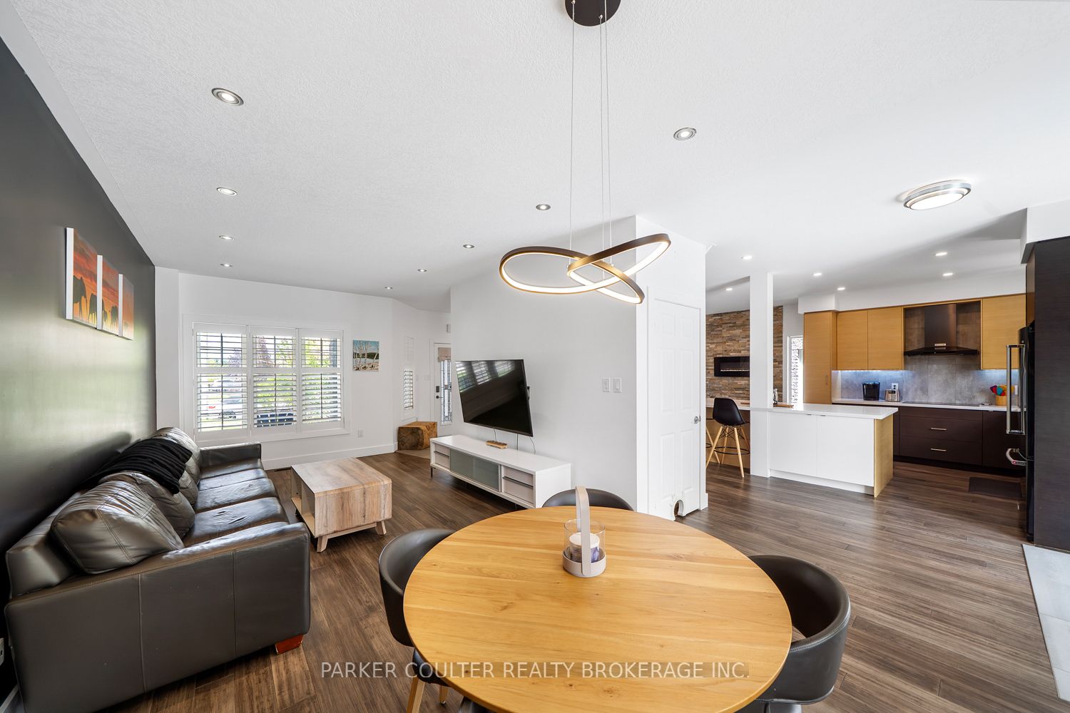 9 Surrey Drive Property Photo 7