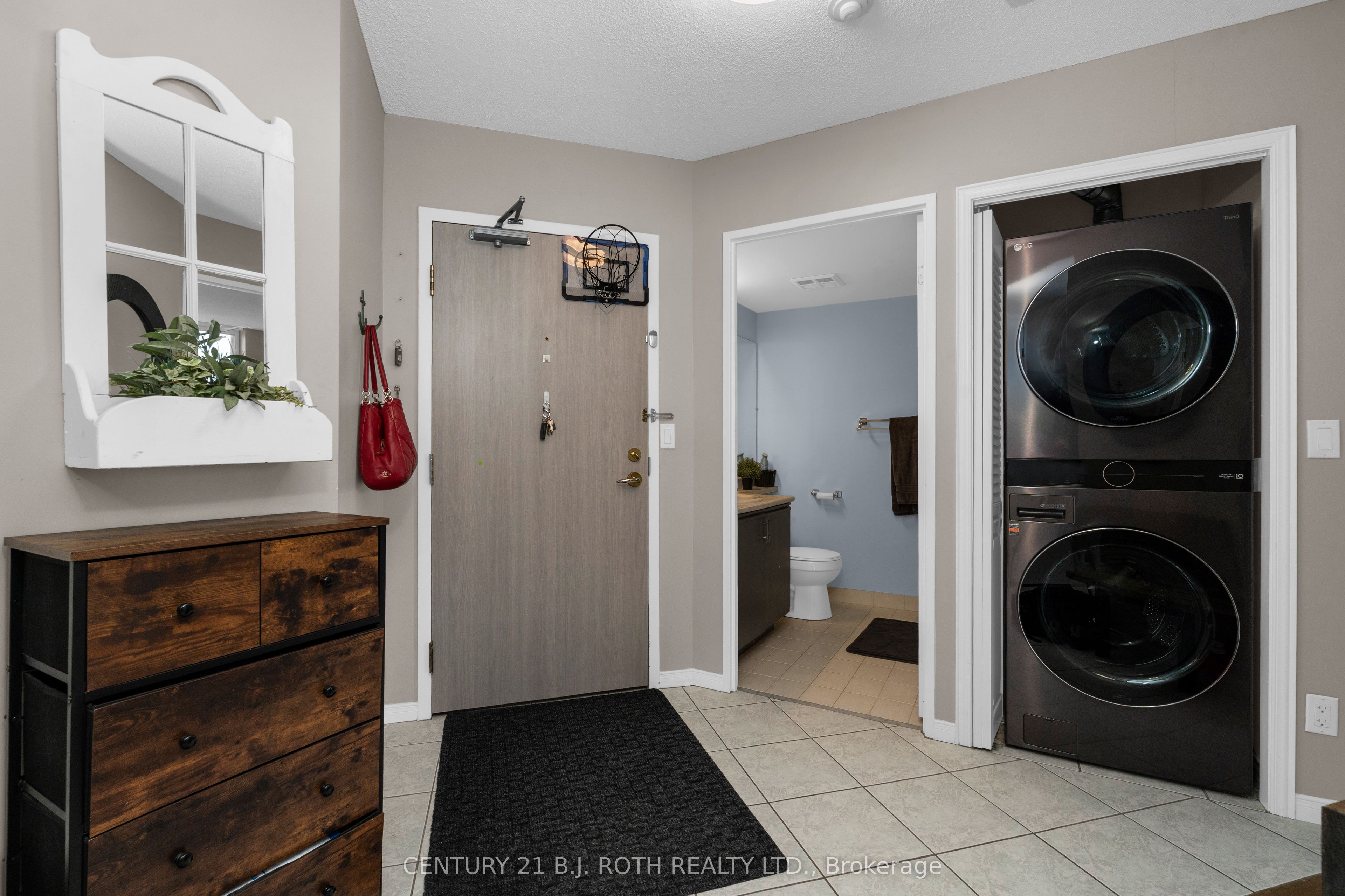 150 Dunlop Street E 807 Property Photo 4