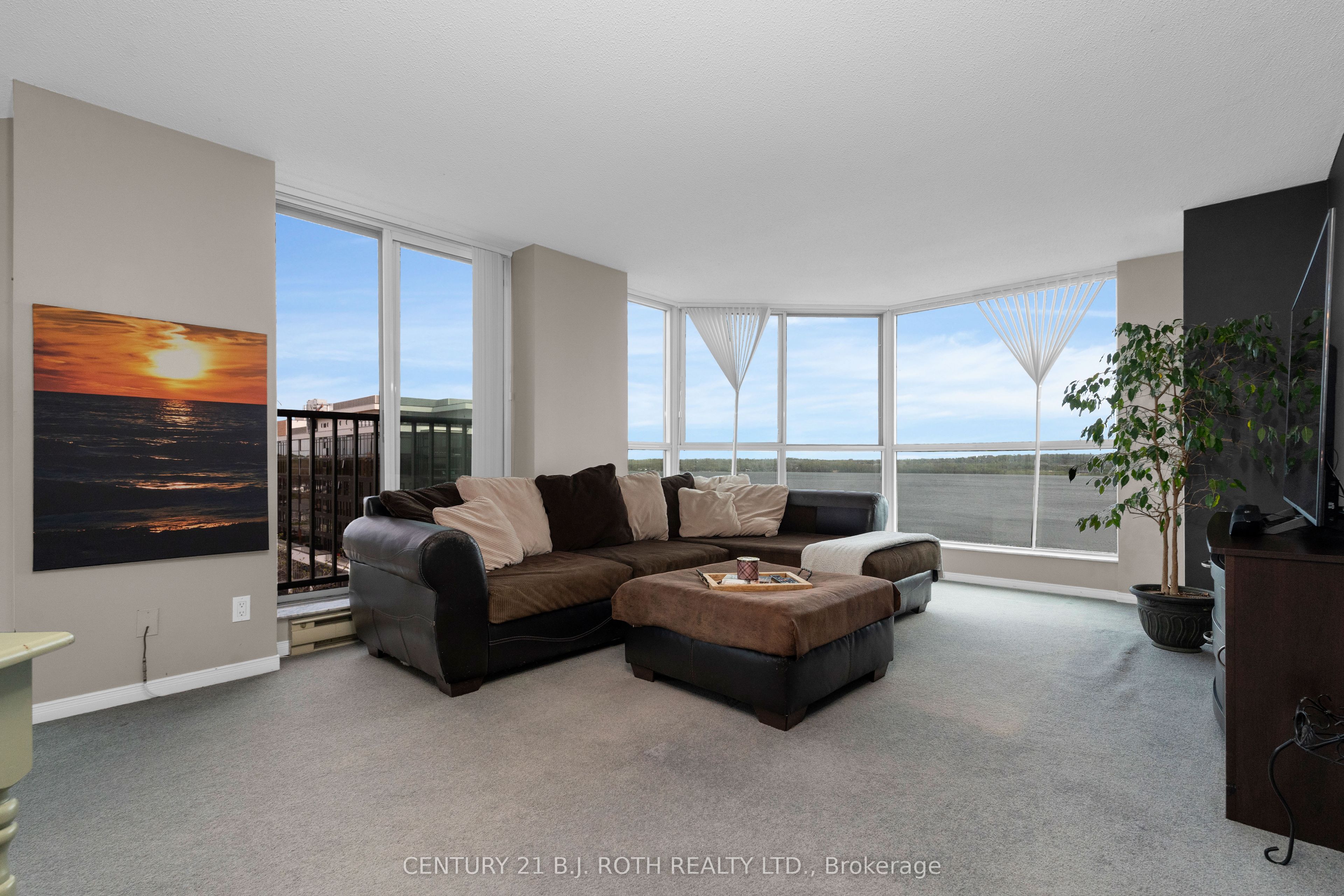 150 Dunlop Street E 807 Property Photo 5