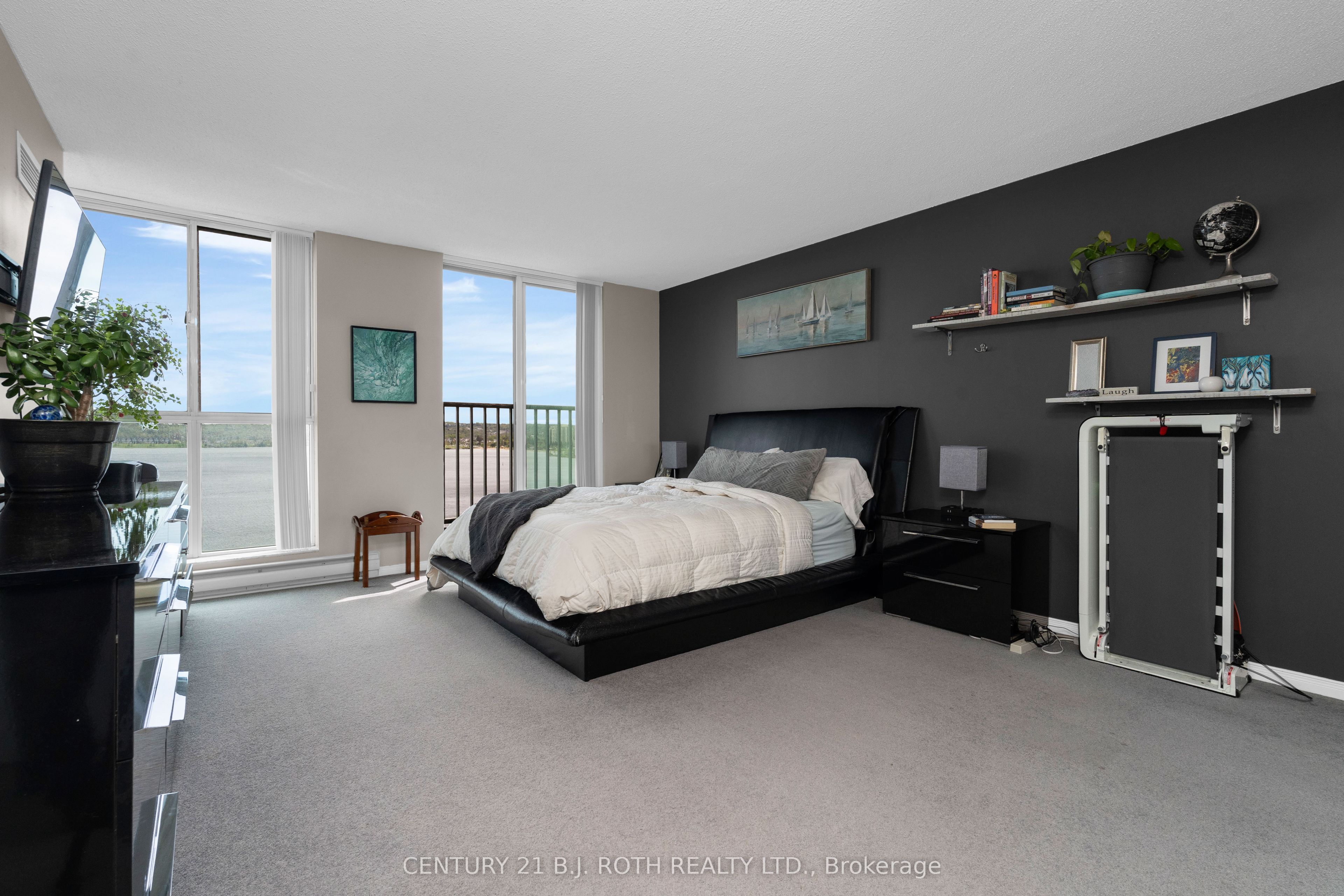 150 Dunlop Street E 807 Property Photo 14