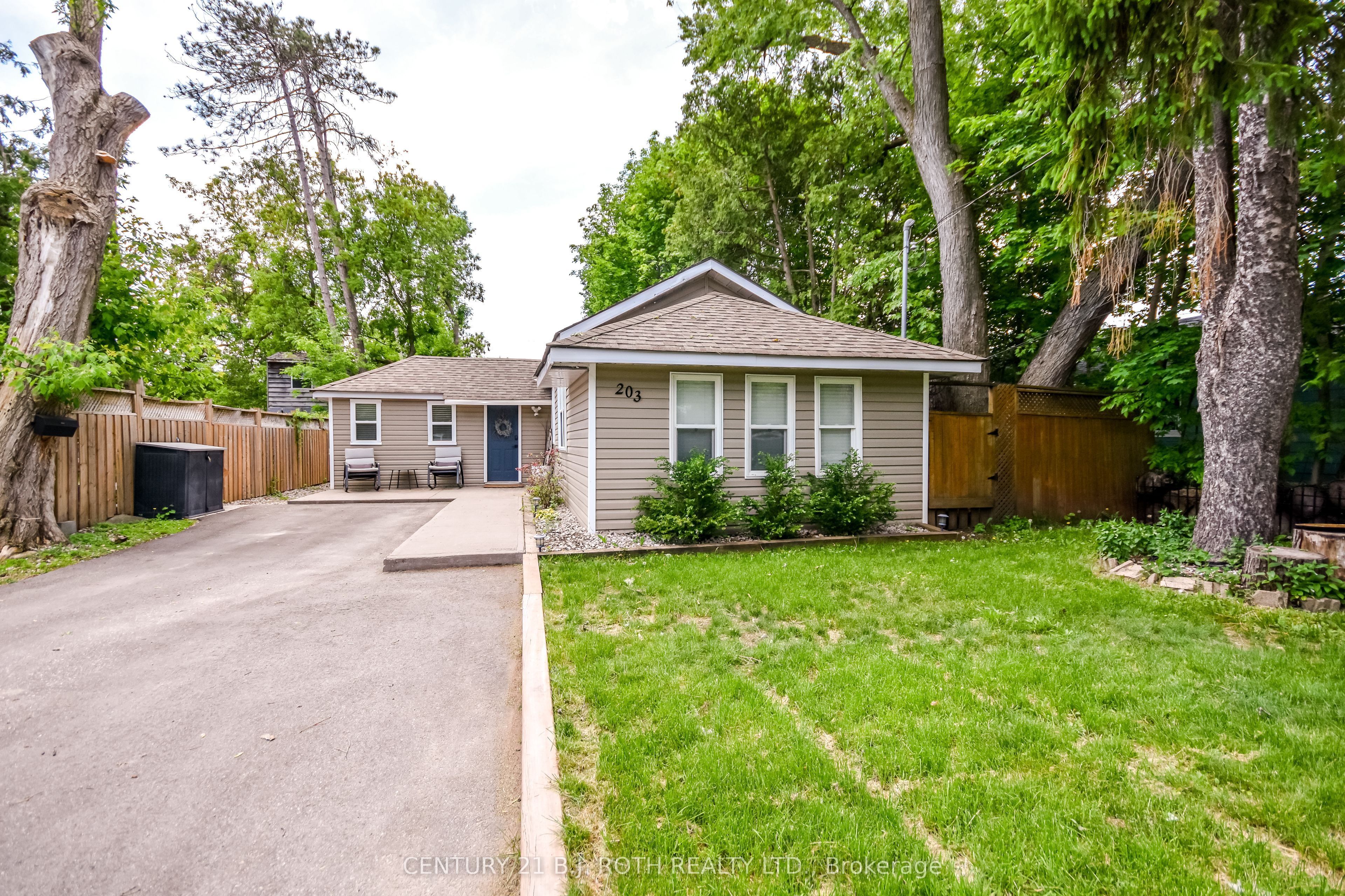 203 Southview Road Property Photo 1
