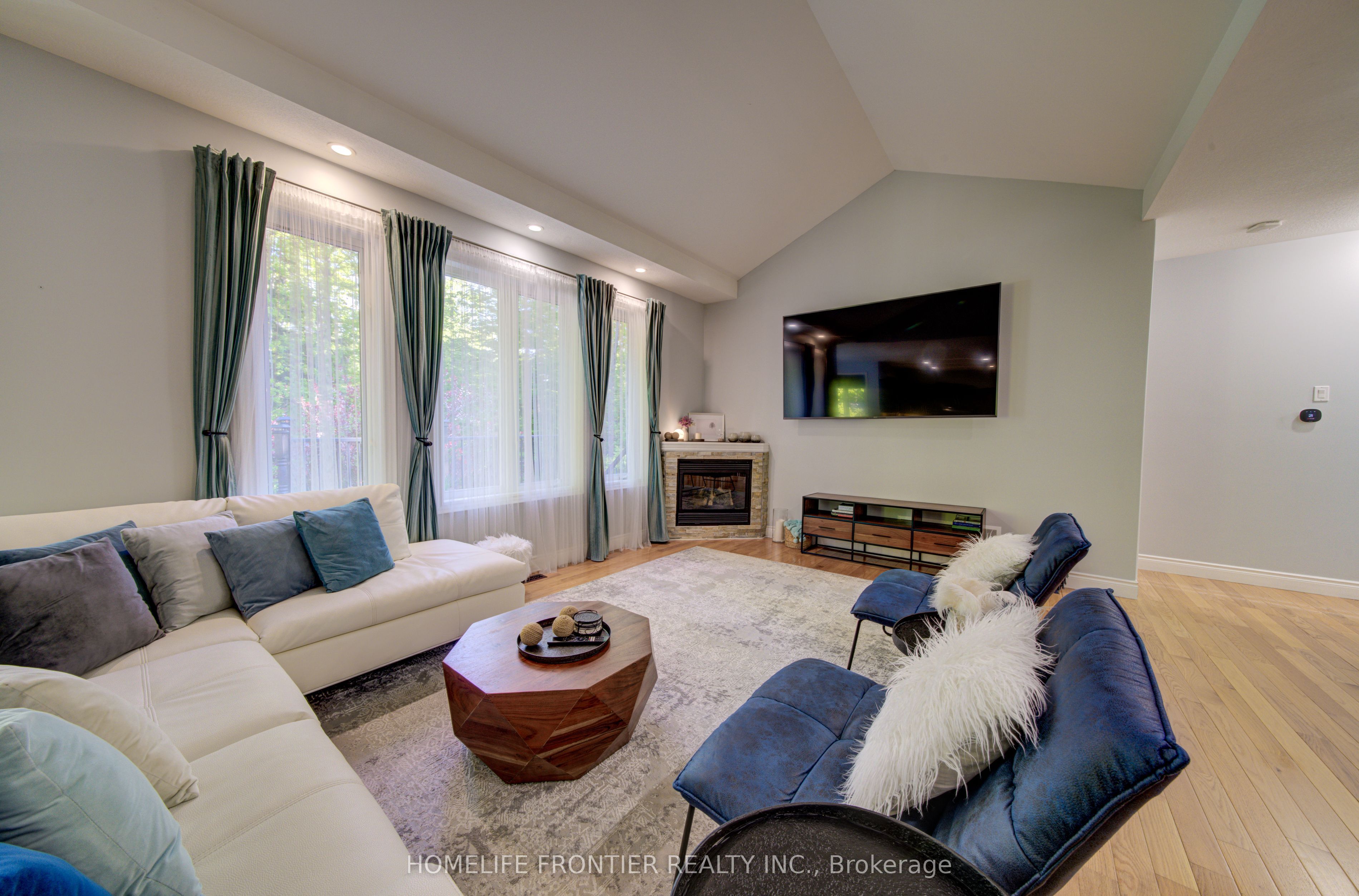 42 Forest Circle Property Photo 4