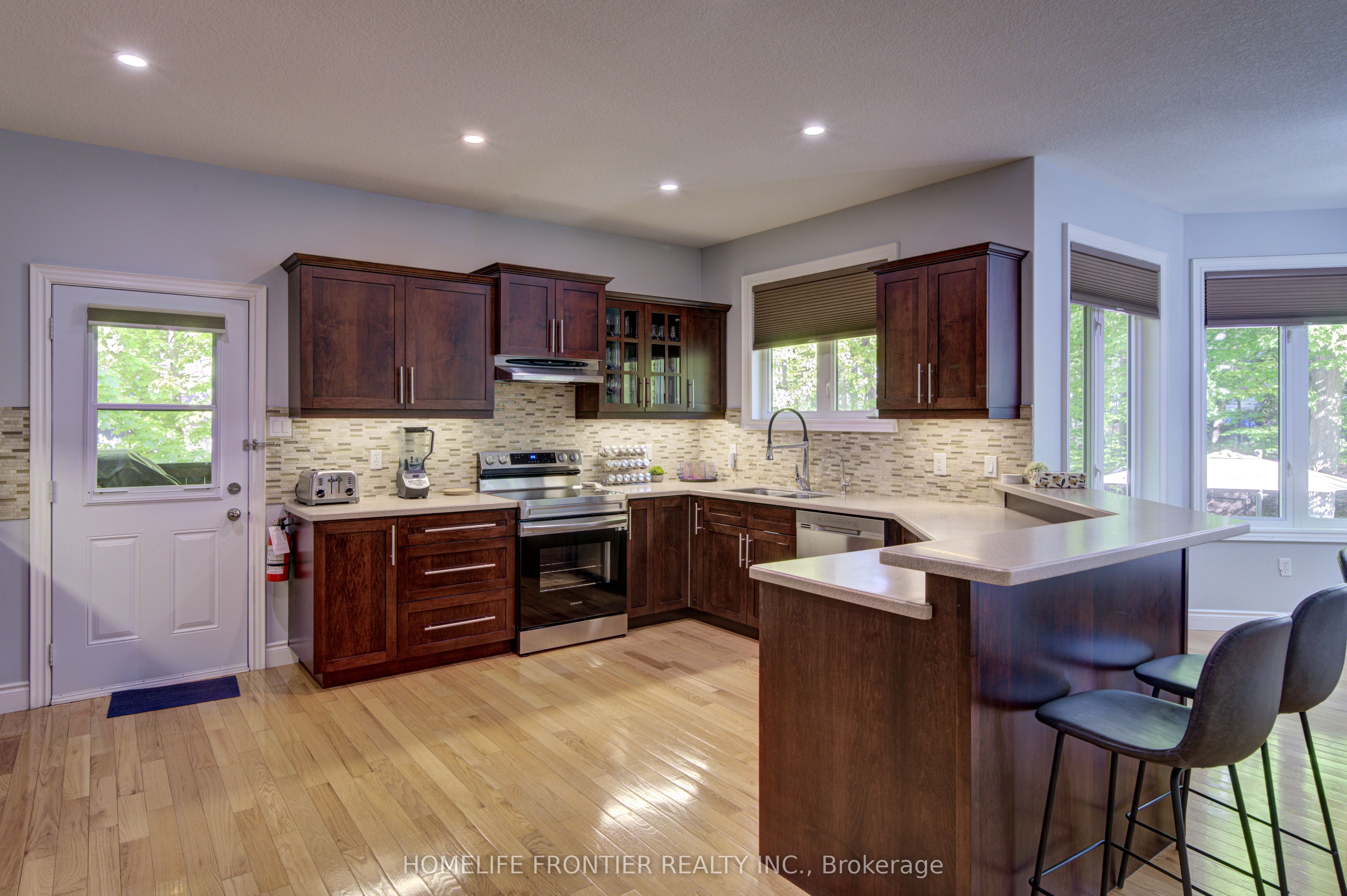 42 Forest Circle Property Photo 6