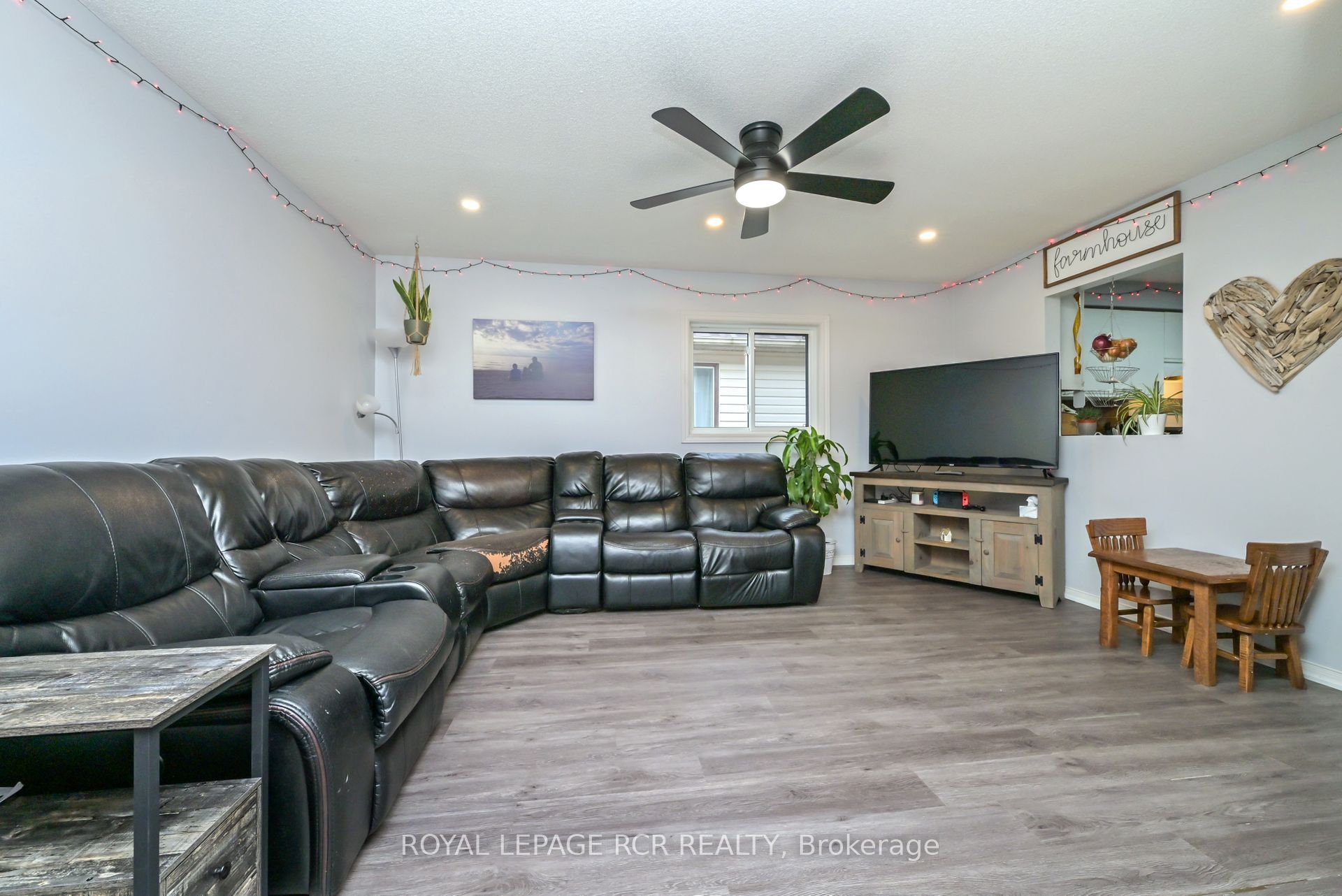 121 Dyer Drive Property Photo 4