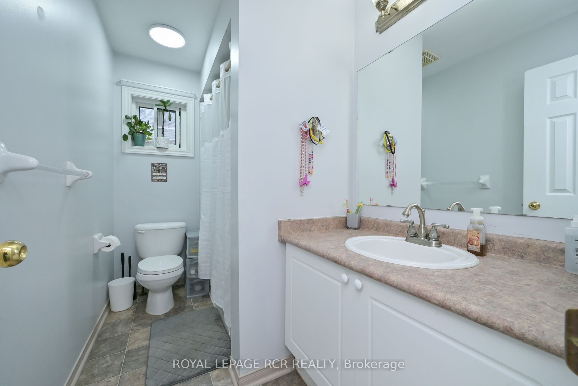121 Dyer Drive Property Photo 12