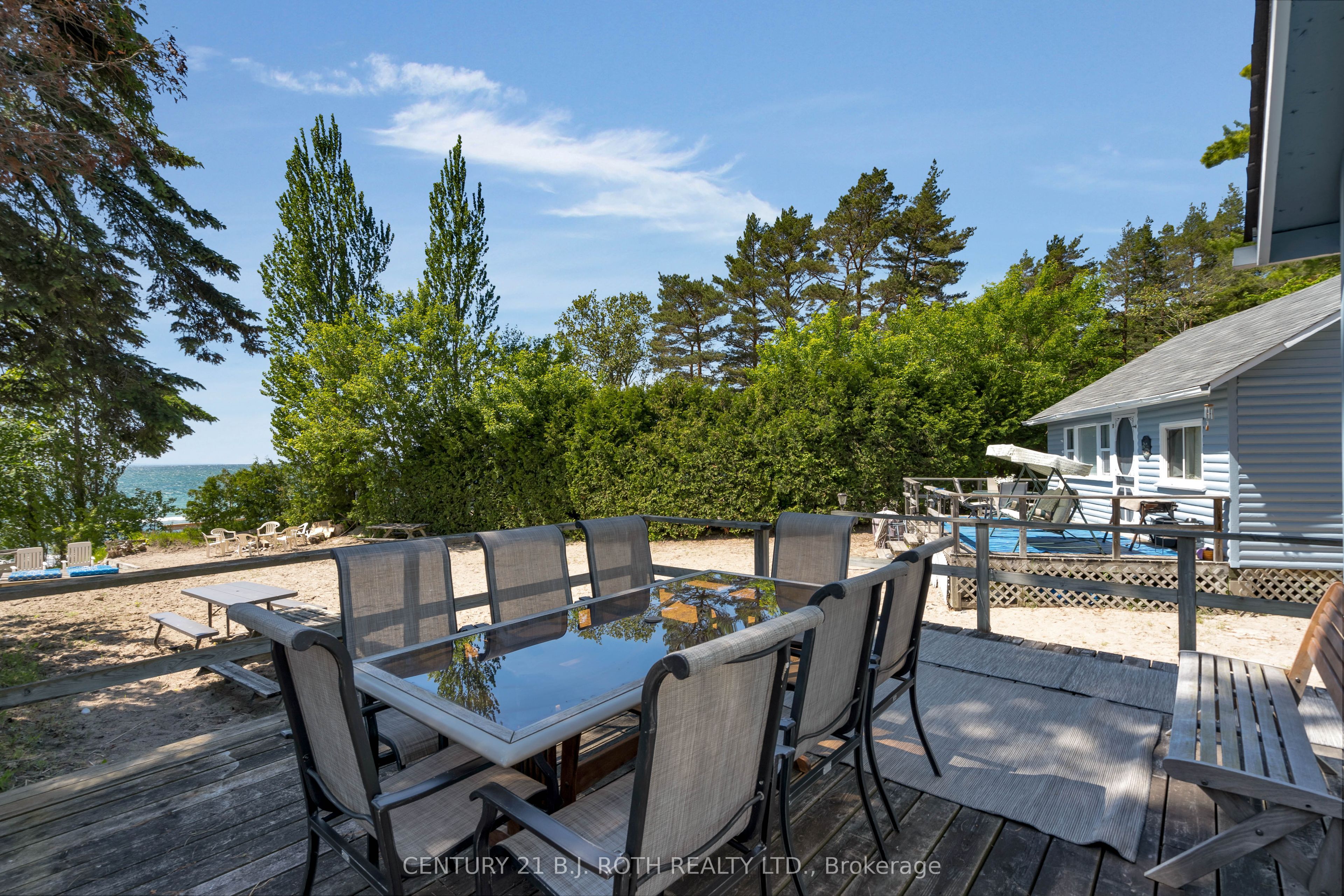 2026 Tiny Beaches Road S Property Photo 6