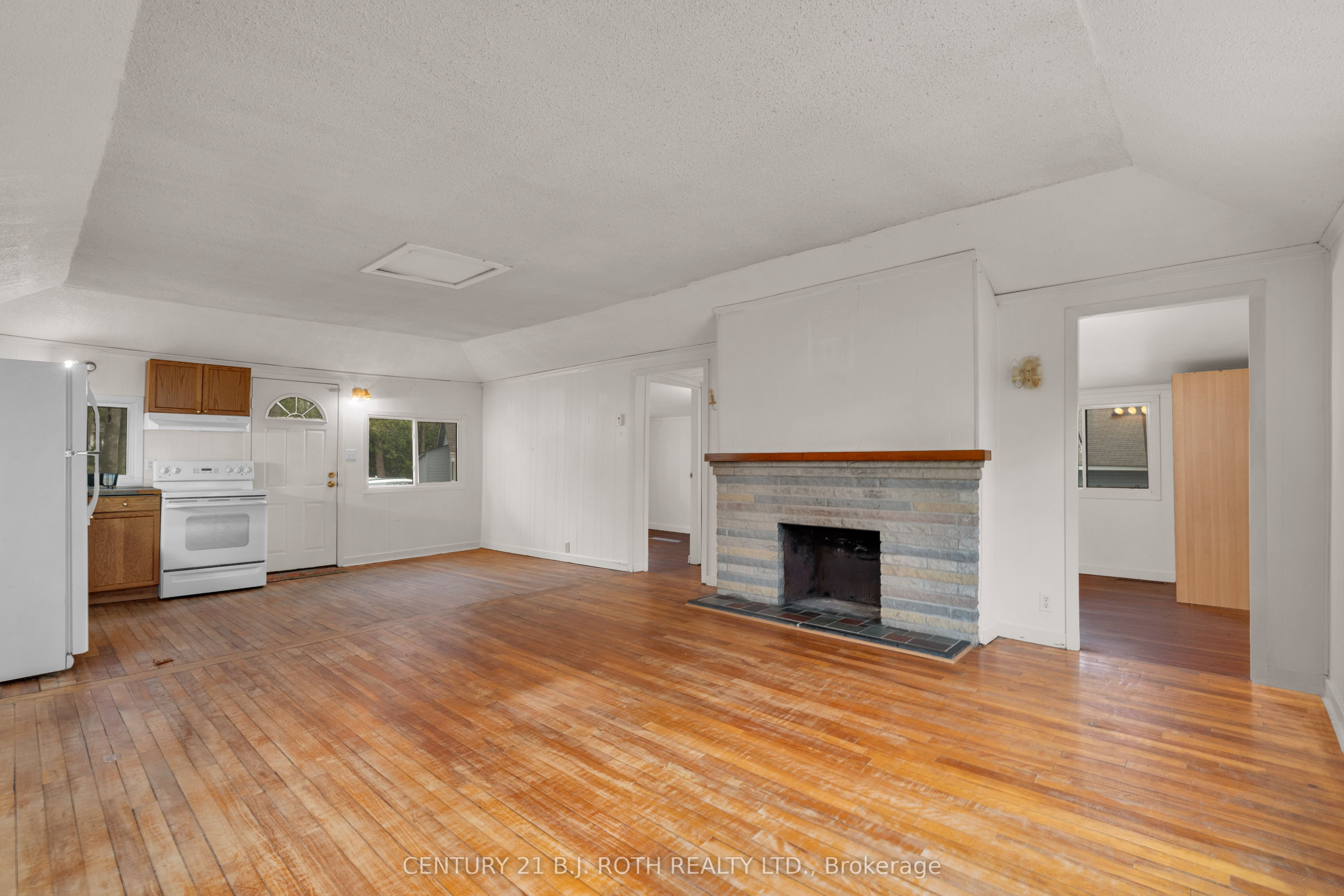 2026 Tiny Beaches Road S Property Photo 17
