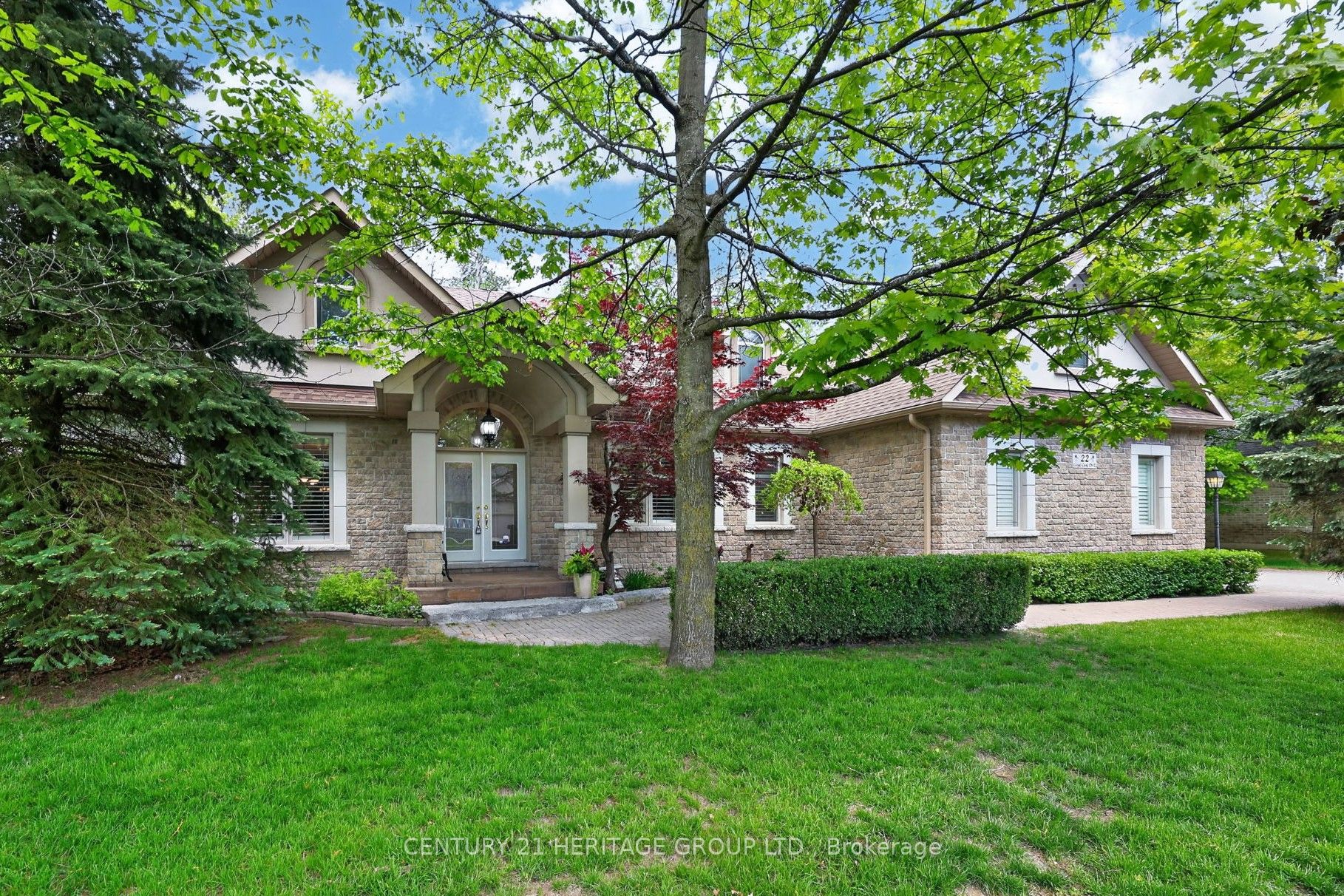 22 Lloyd Cook Drive E Property Photo 1