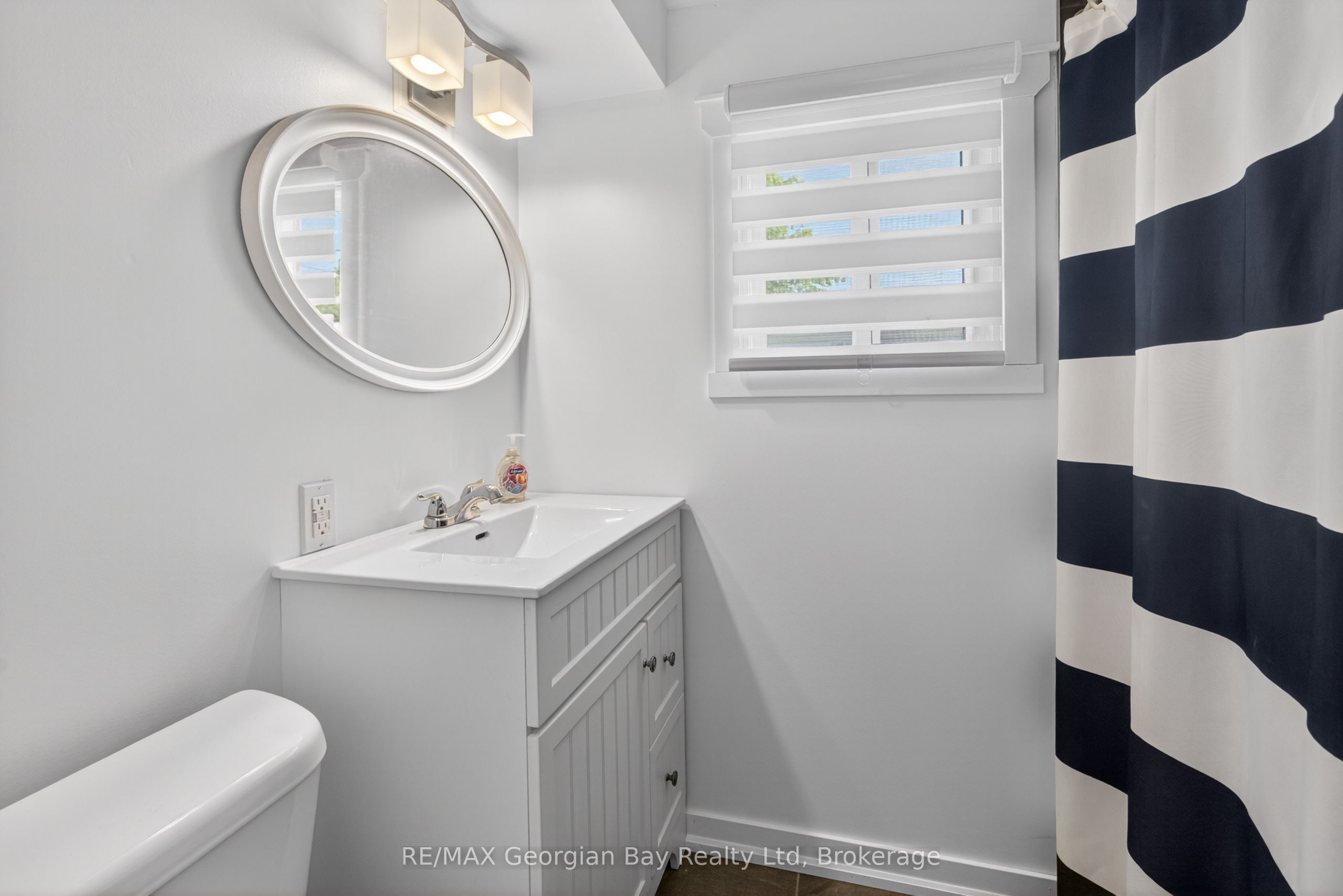 24 Lakeshore Road Property Photo 13