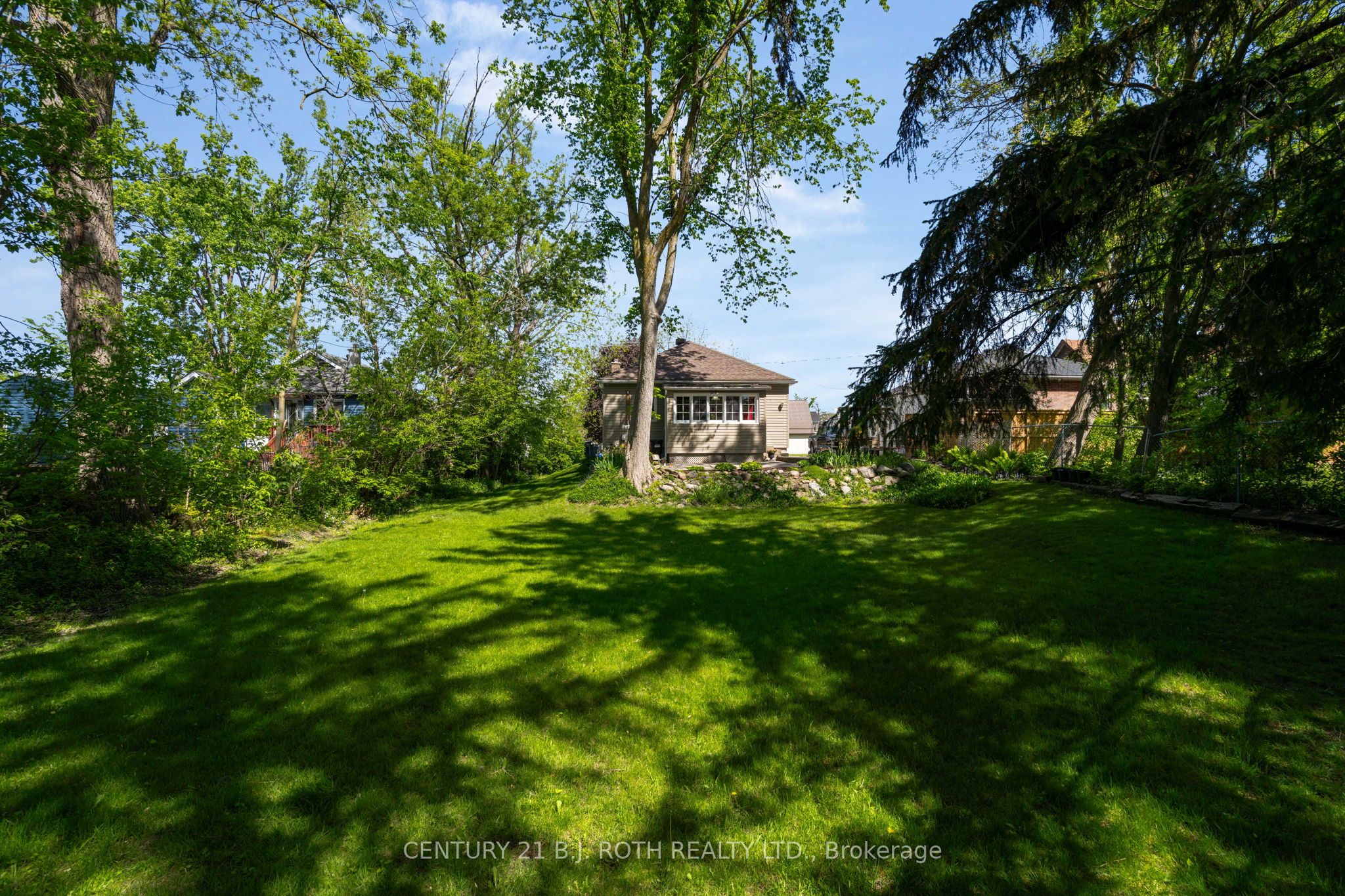 51 Henry Street Property Photo 32