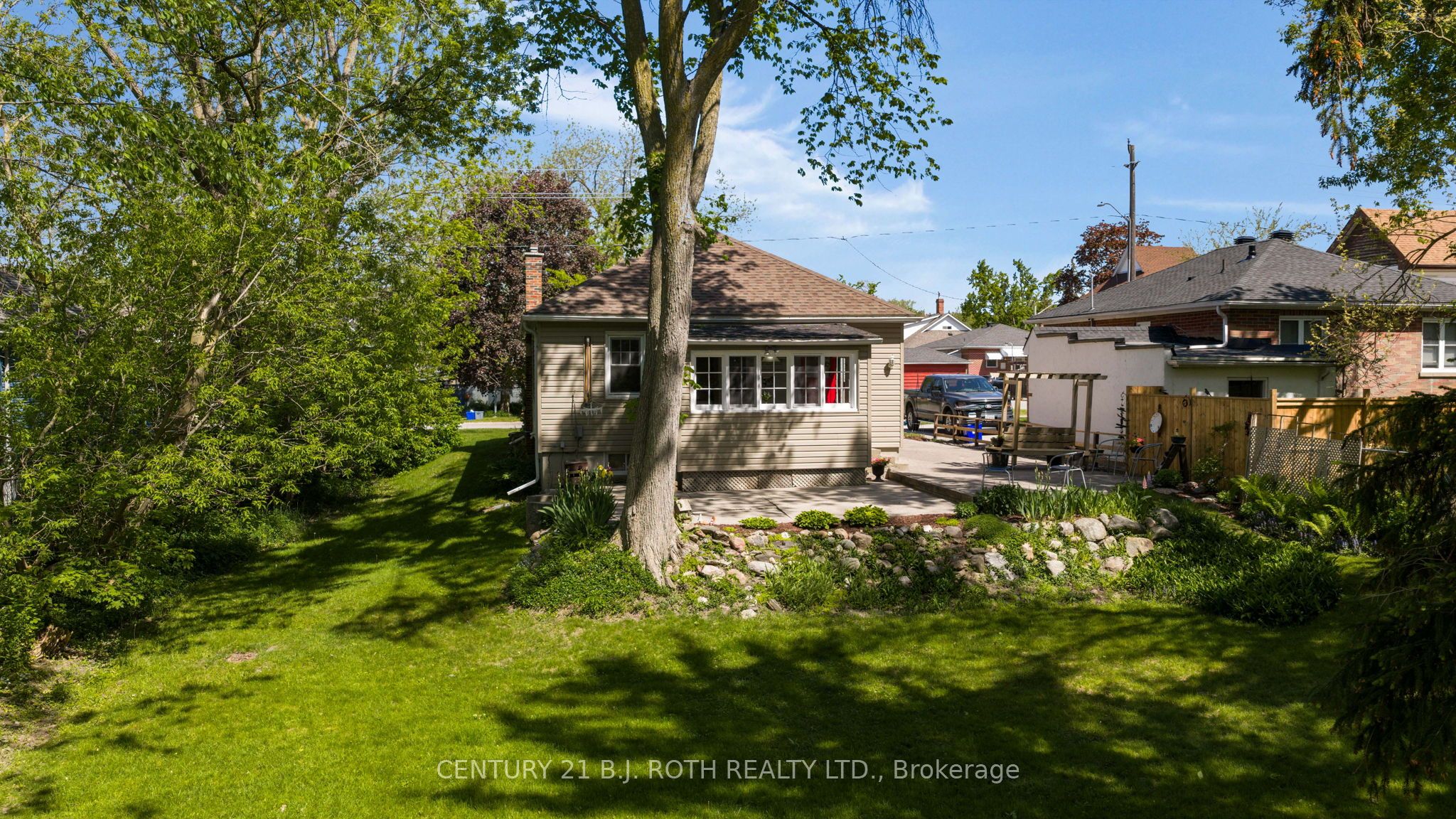 51 Henry Street Property Photo 37