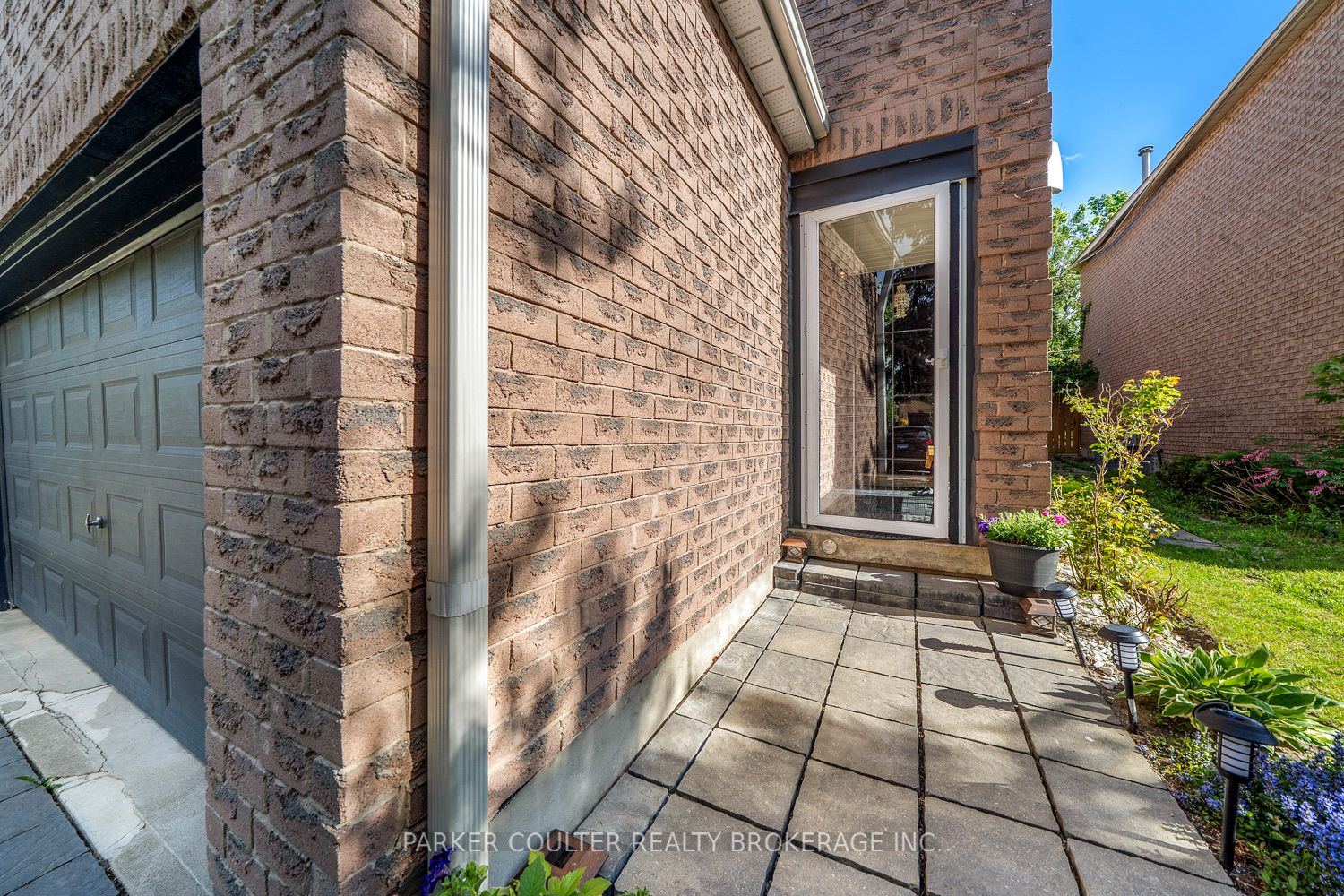 240 Hickling Trail Property Photo 3