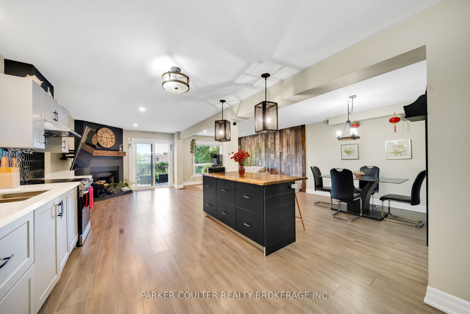 240 Hickling Trail Property Photo 7