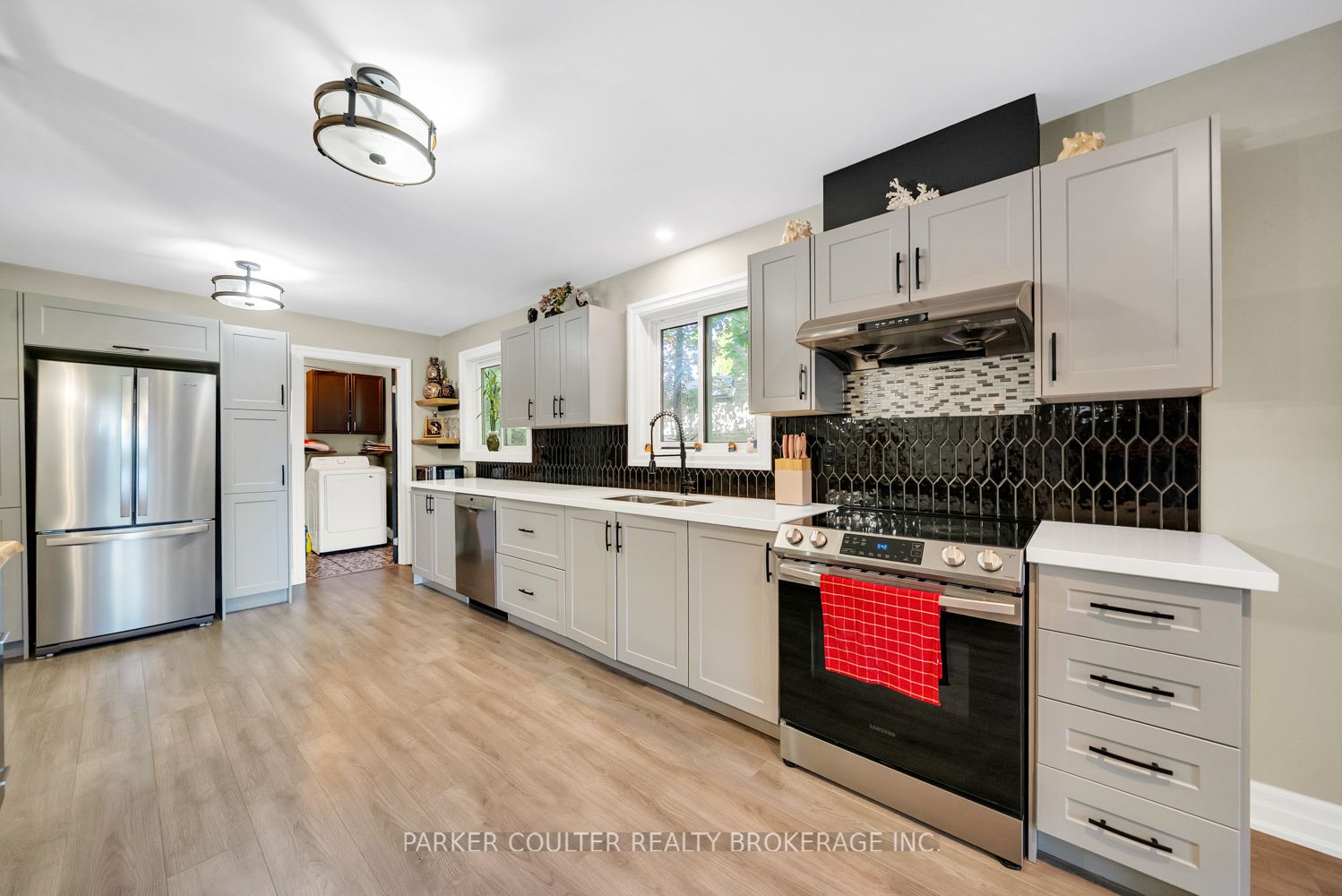 240 Hickling Trail Property Photo 8