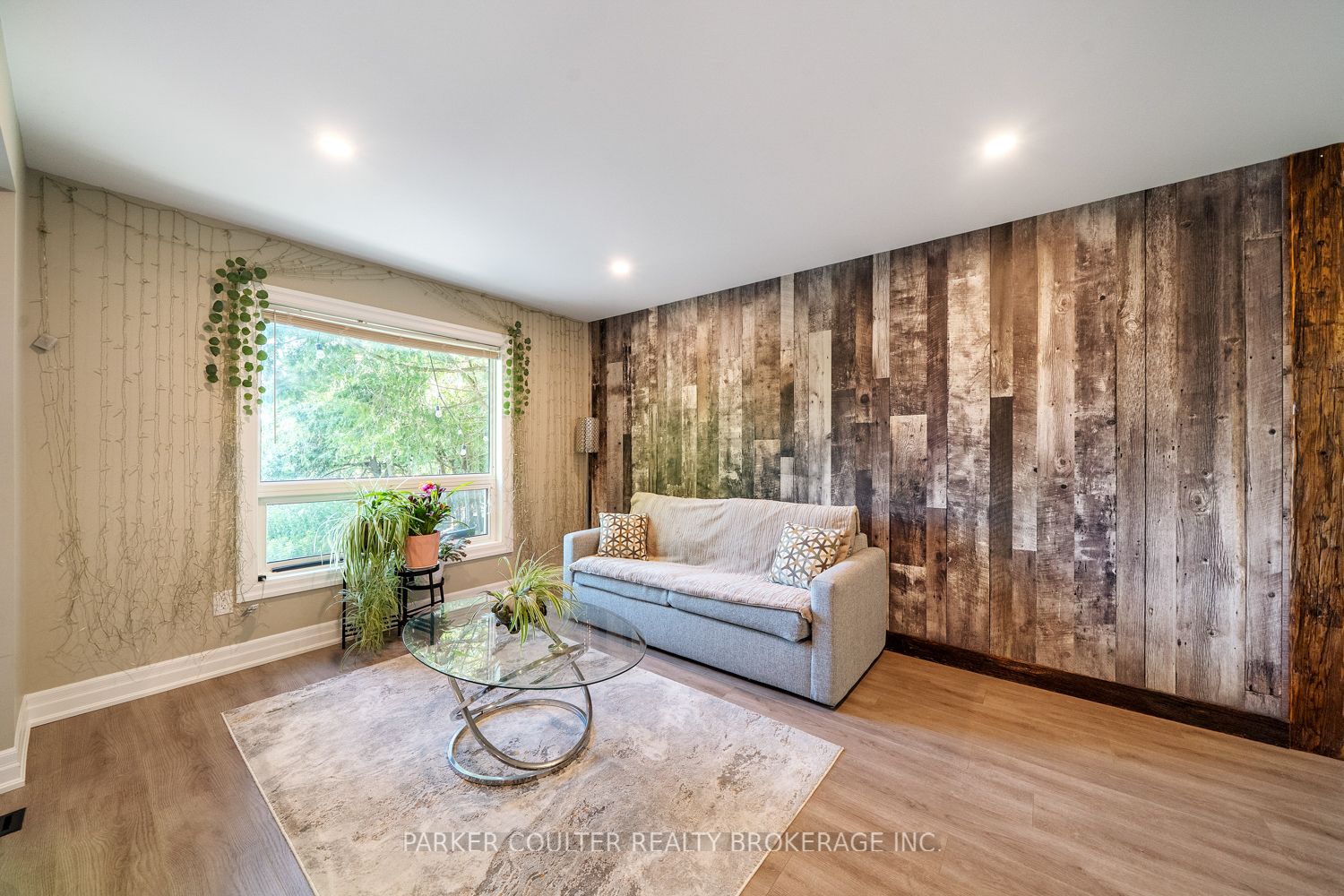 240 Hickling Trail Property Photo 10