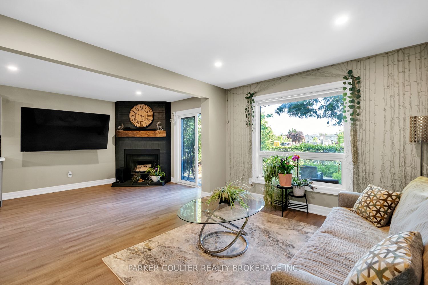 240 Hickling Trail Property Photo 15