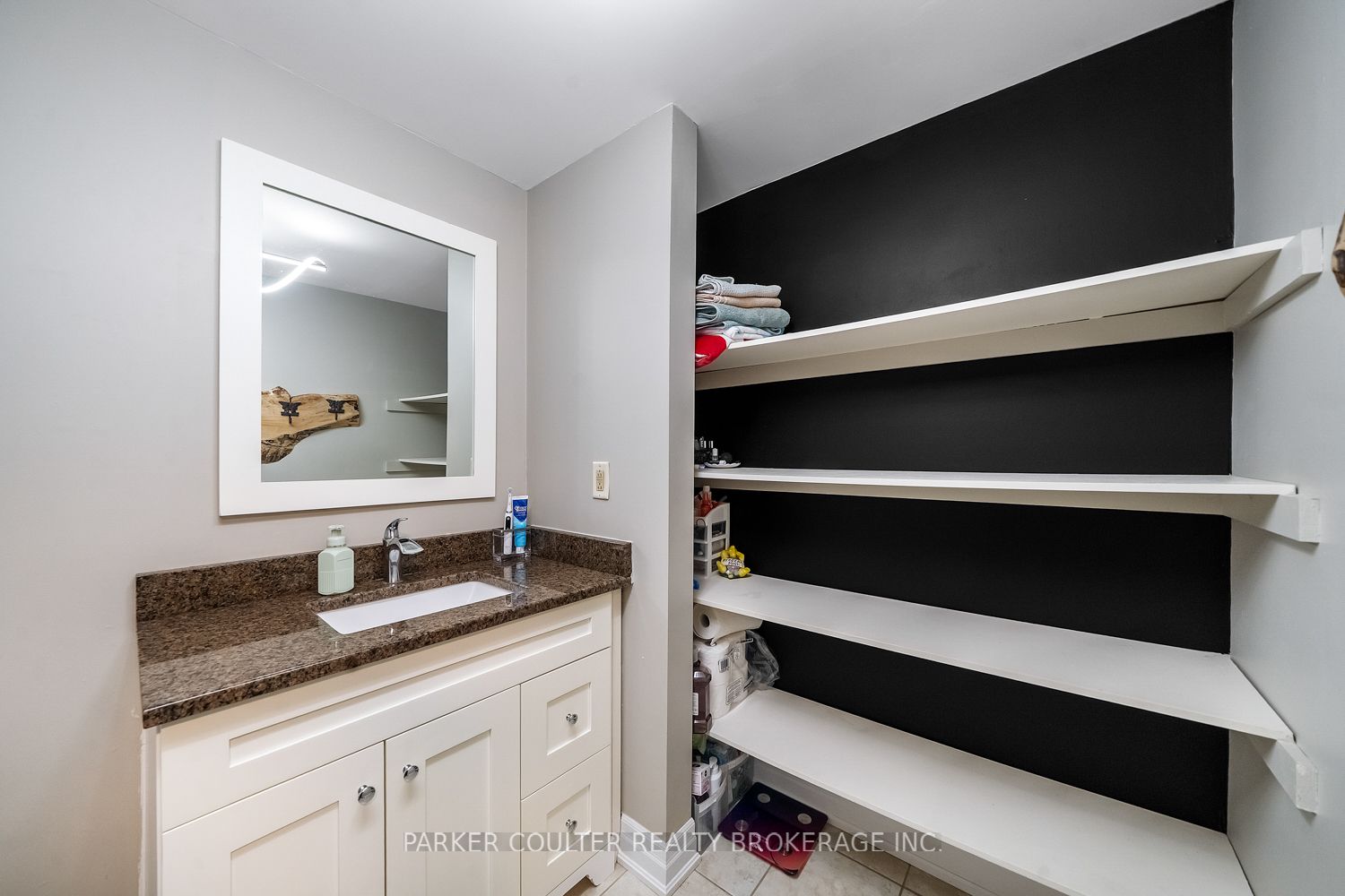 240 Hickling Trail Property Photo 28
