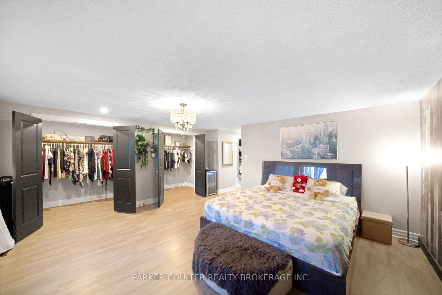 240 Hickling Trail Property Photo 31