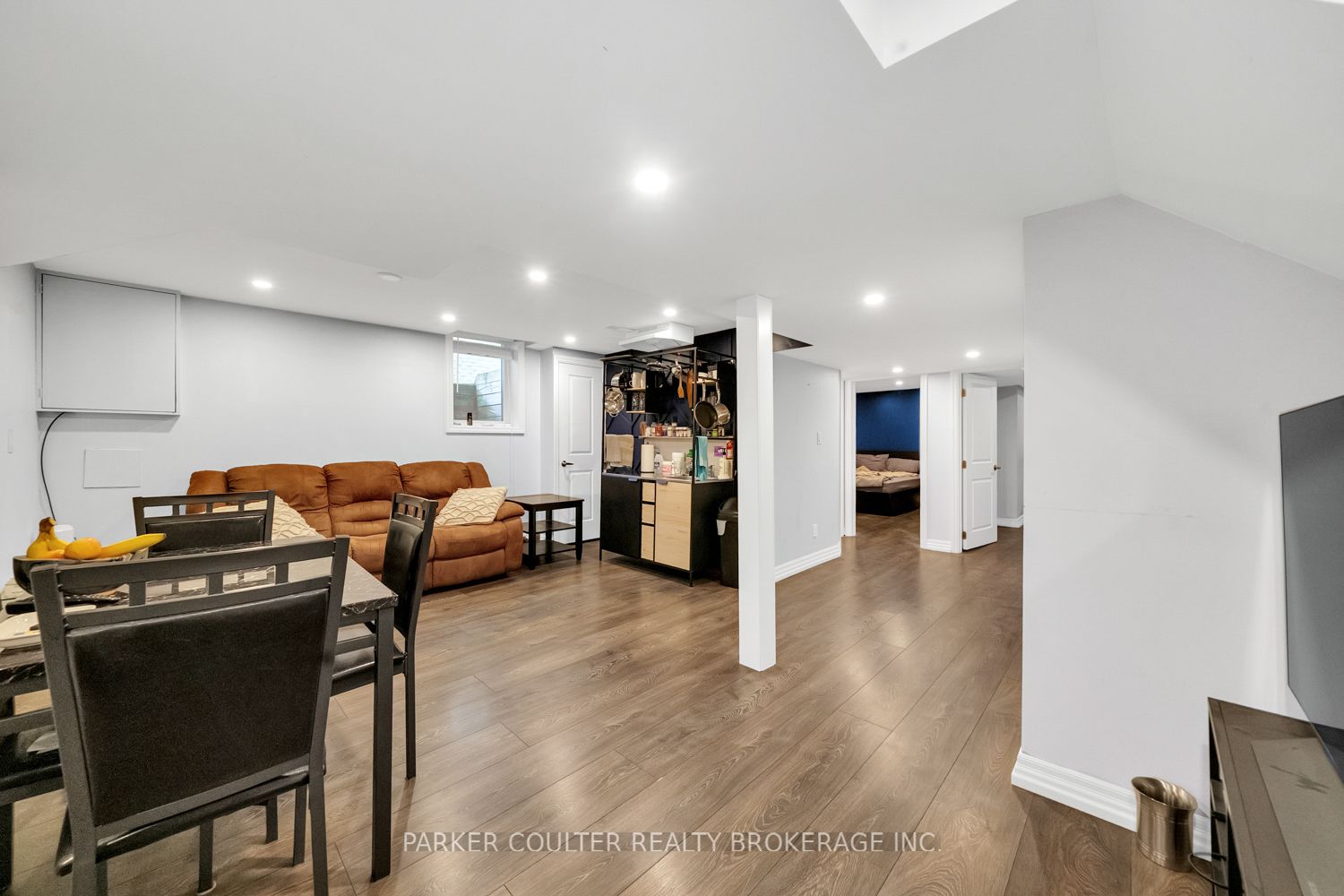 240 Hickling Trail Property Photo 34