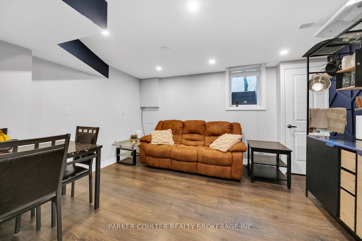 240 Hickling Trail Property Photo 35