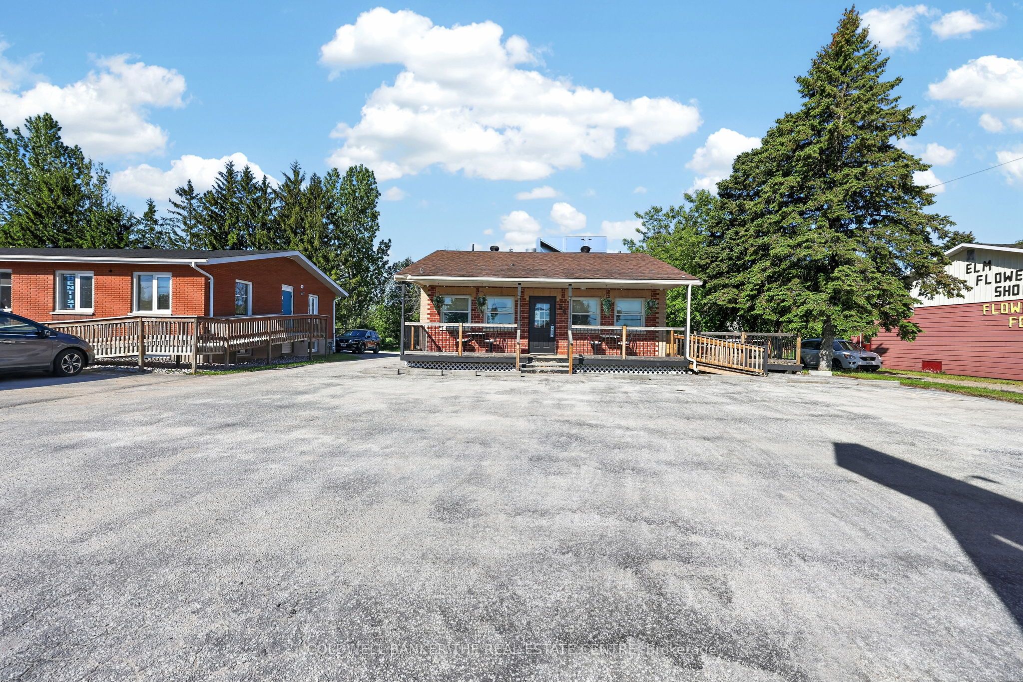 56 Yonge Street S Property Photo 4