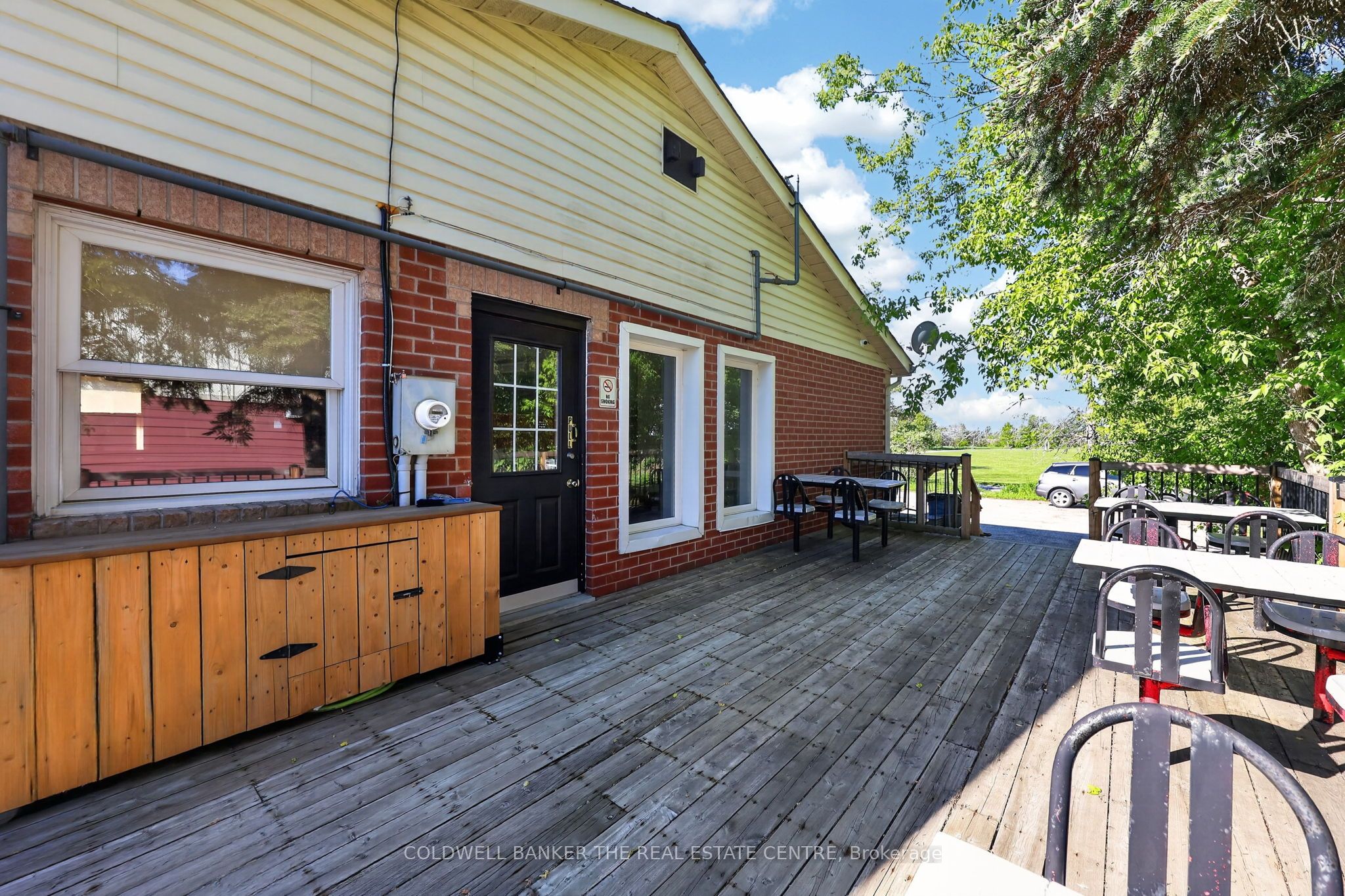 56 Yonge Street S Property Photo 11