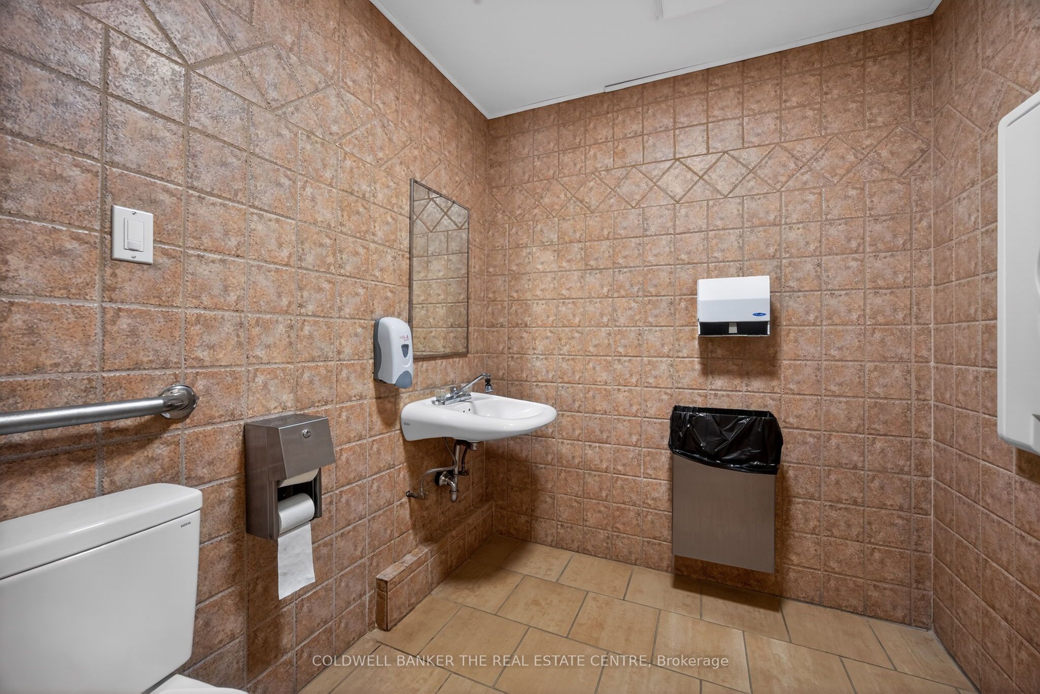 56 Yonge Street S Property Photo 21