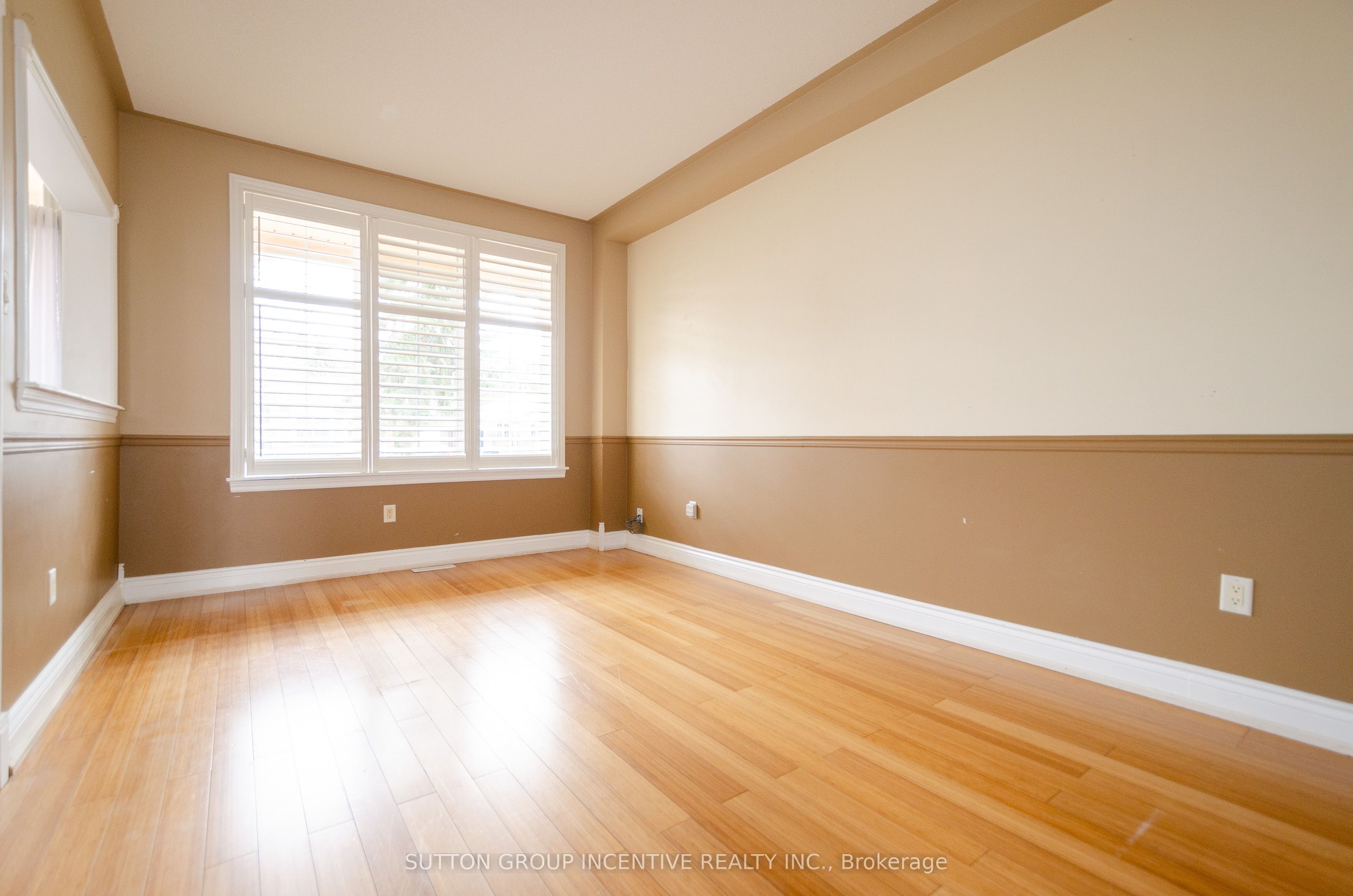 38 Harwood Drive Upper Property Photo 4