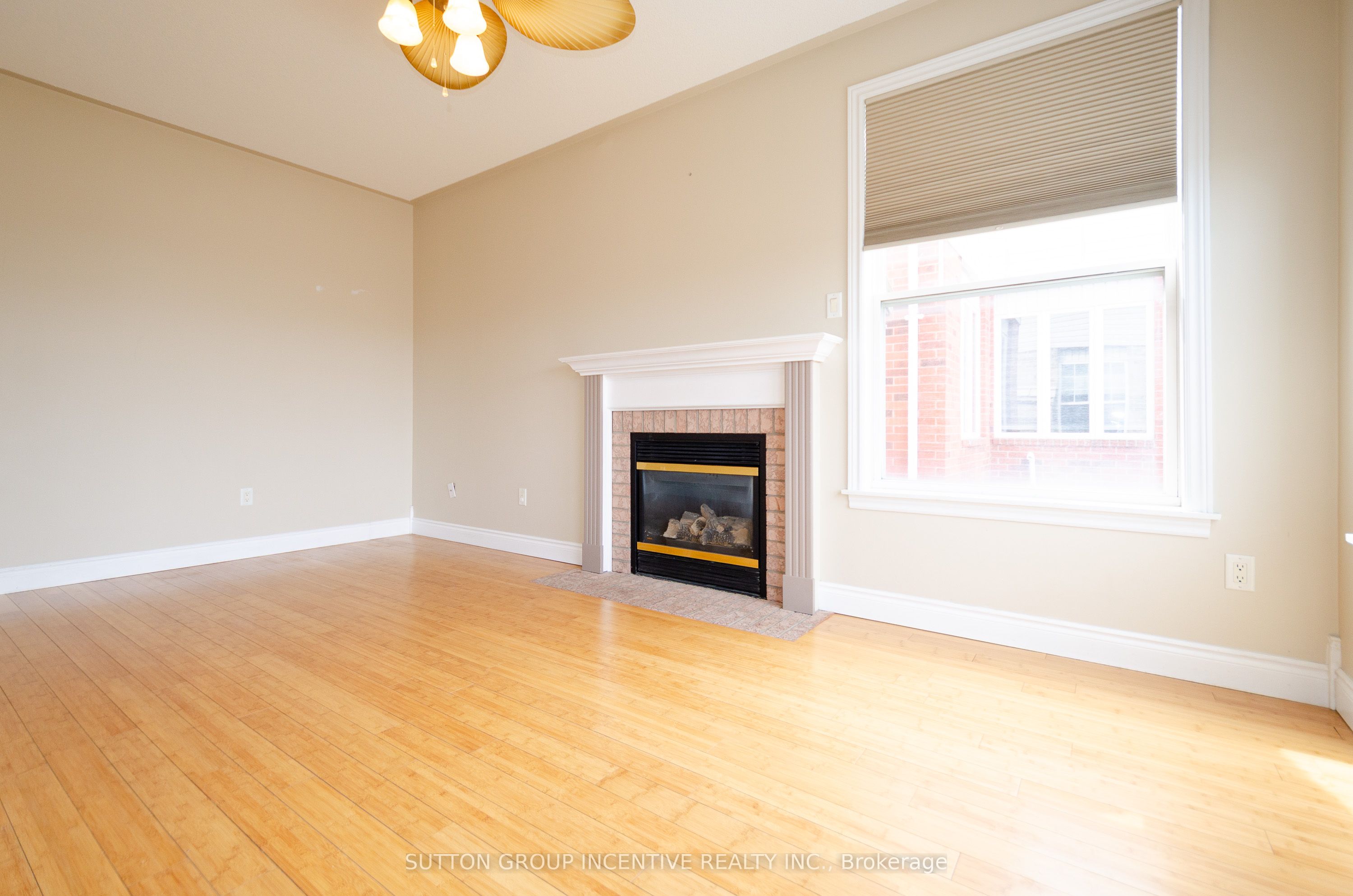 38 Harwood Drive Upper Property Photo 6