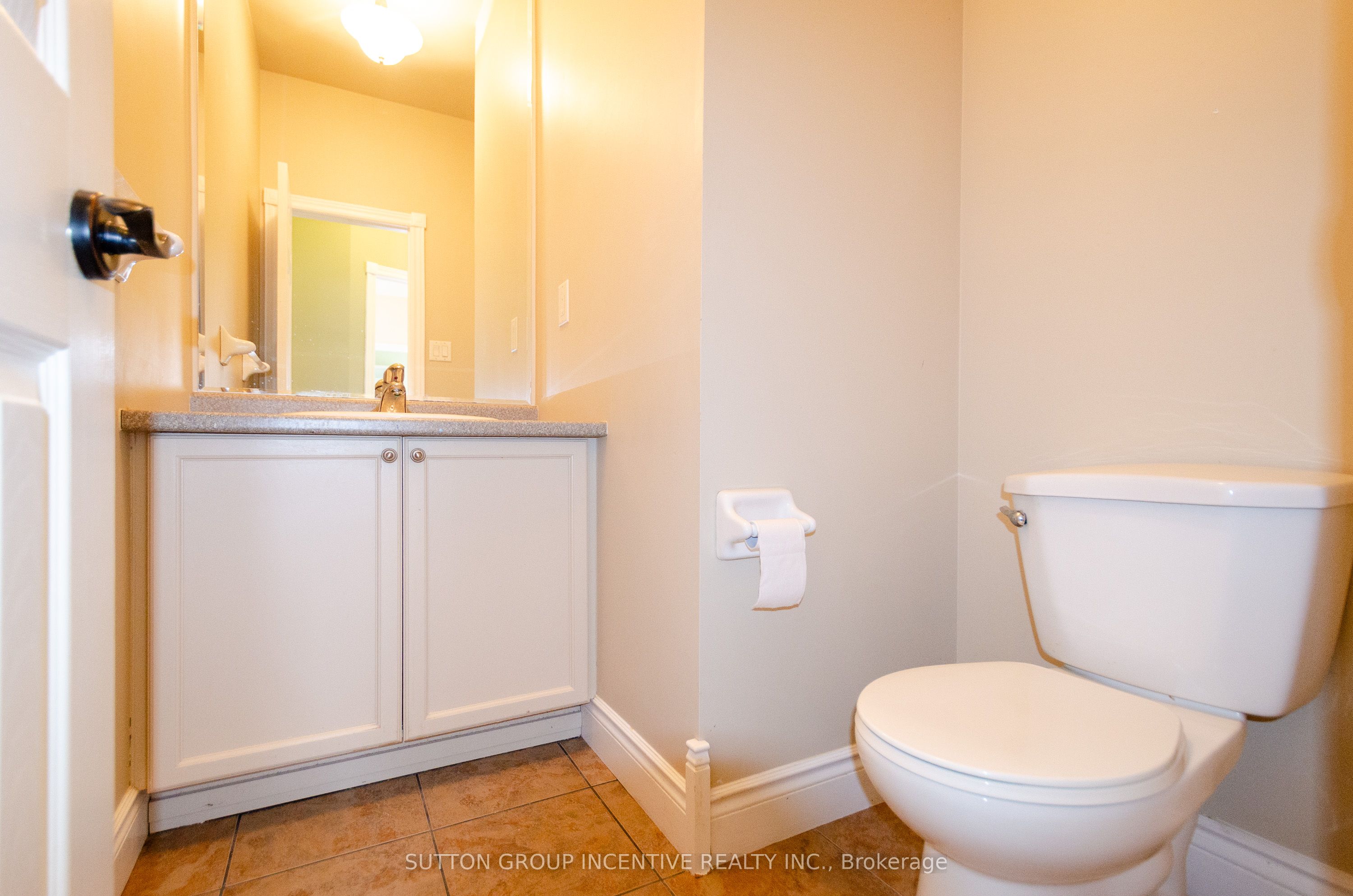 38 Harwood Drive Upper Property Photo 14