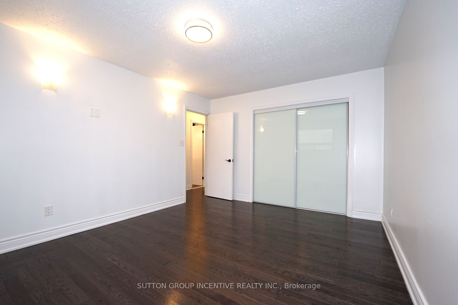 7 Huron Street Property Photo 14
