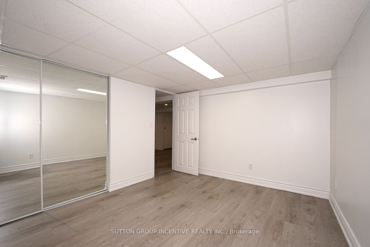 7 Huron Street Property Photo 20