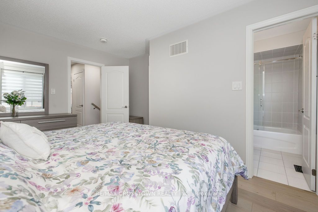 18 Deneb Street Property Photo 13
