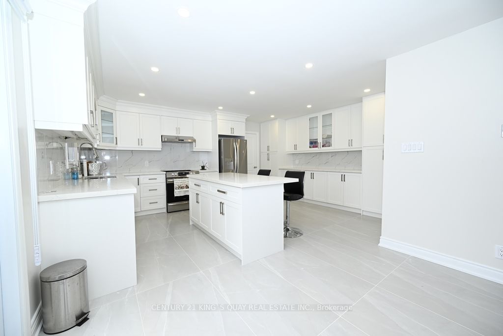 88 Bayshore Drive Property Photo 3