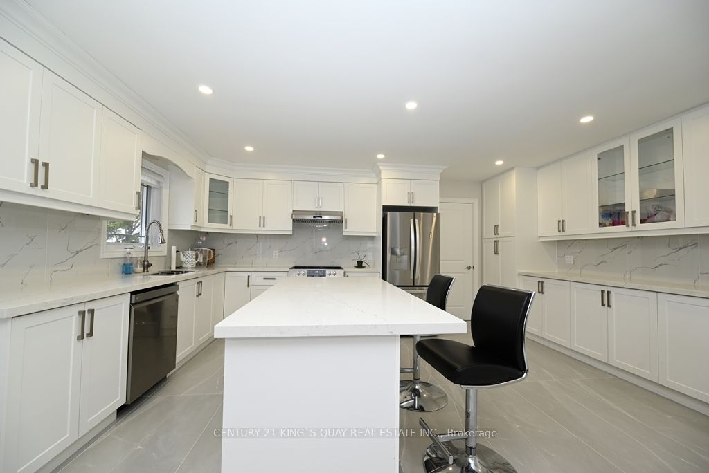 88 Bayshore Drive Property Photo 6