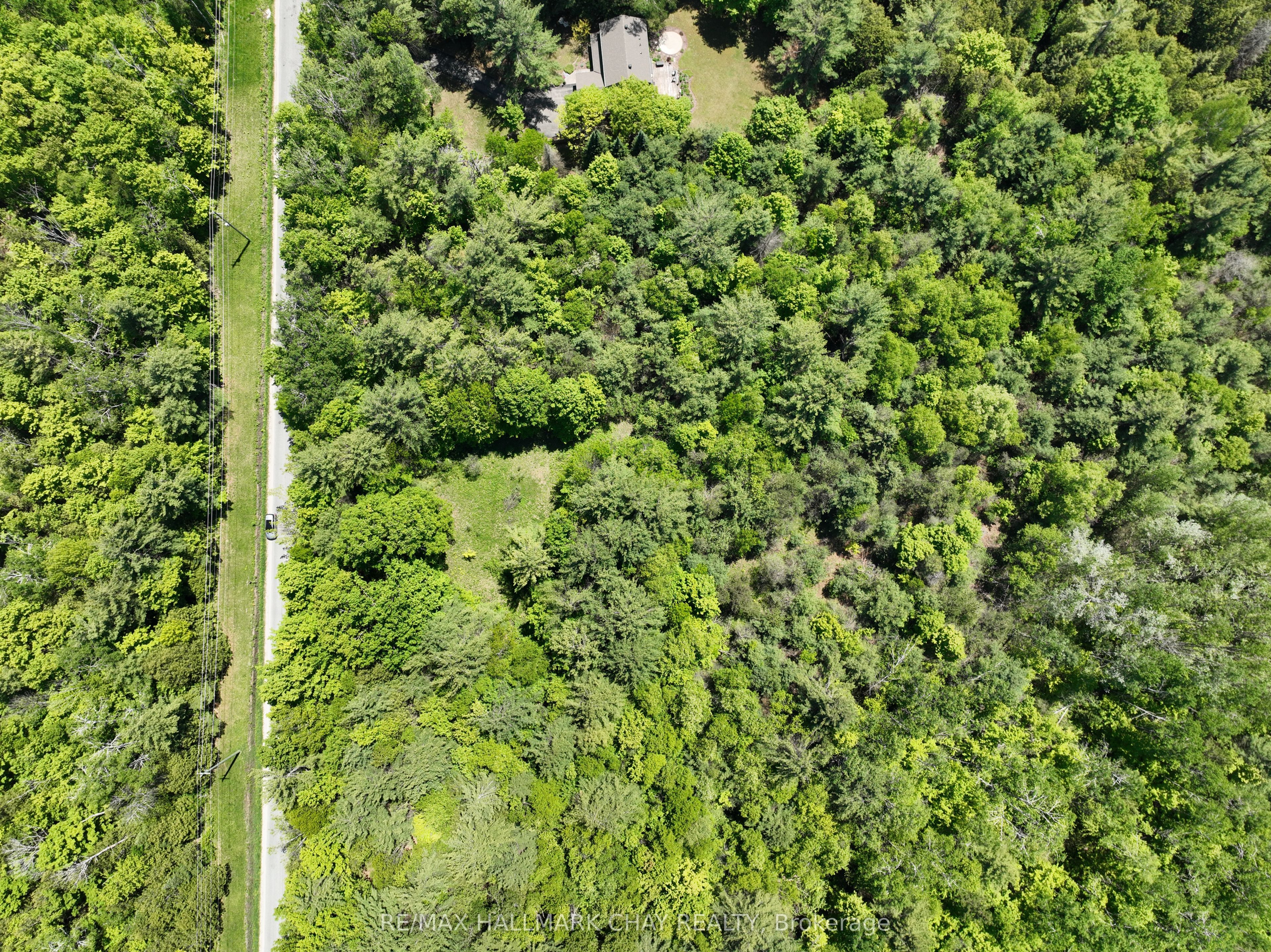 1676 Old Second Road S Property Photo 4