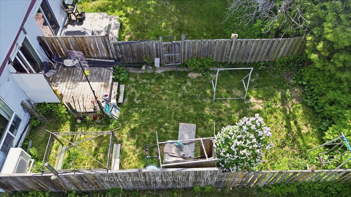 54 Scott Crescent Property Photo 6