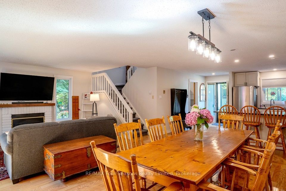 158 Escarpment Crescent Property Photo 8