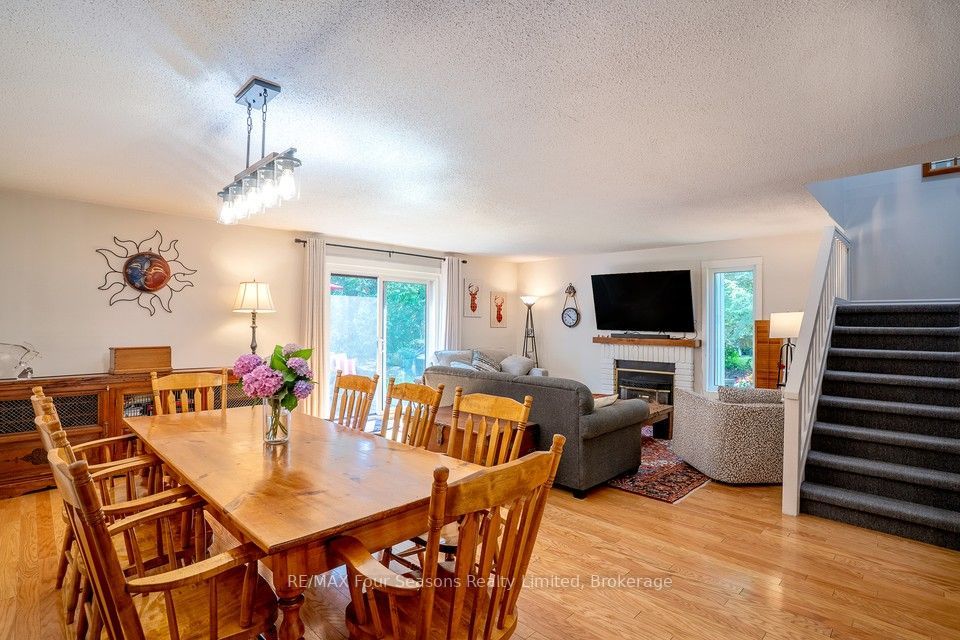 158 Escarpment Crescent Property Photo 10