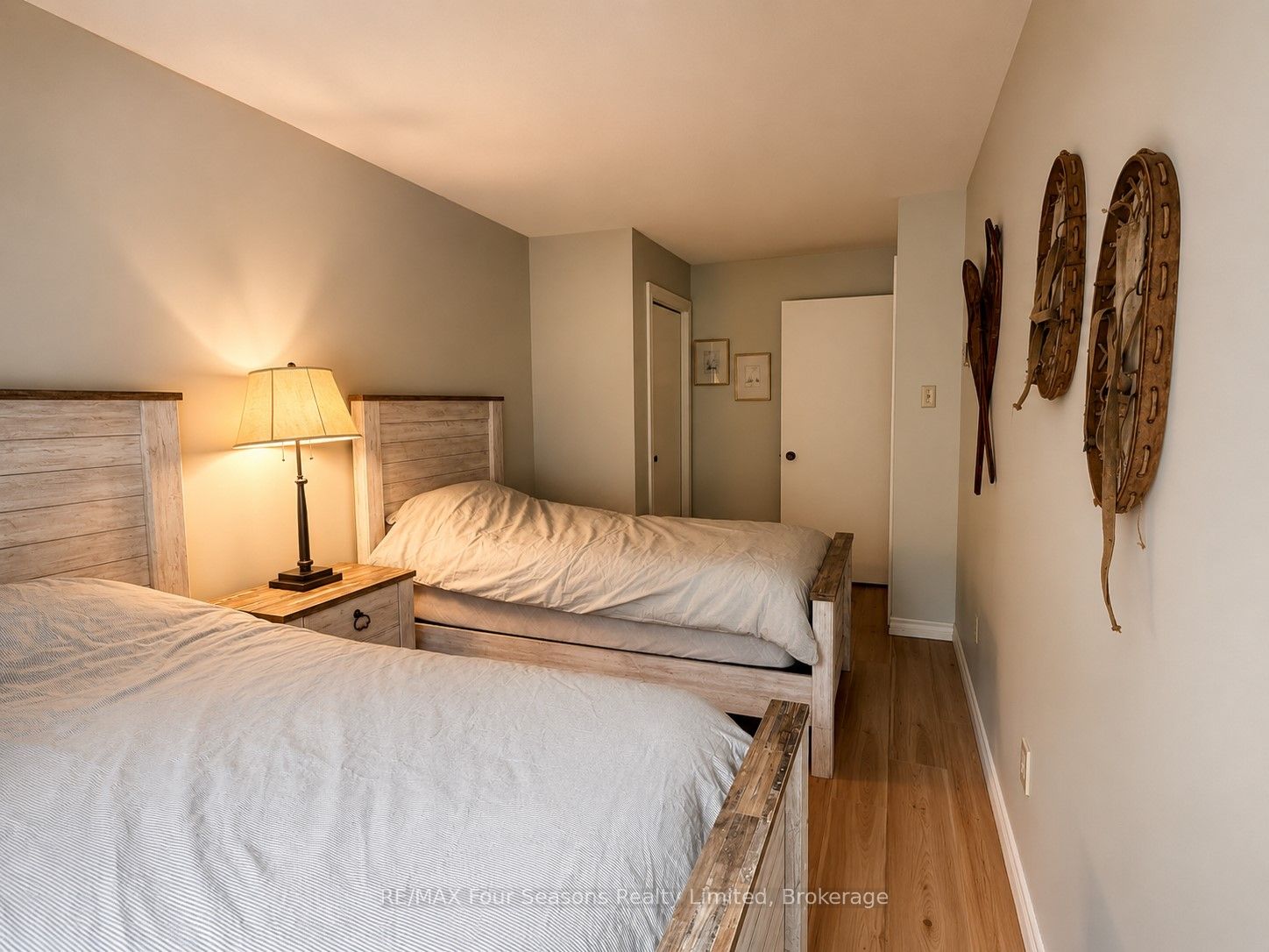 158 Escarpment Crescent Property Photo 15