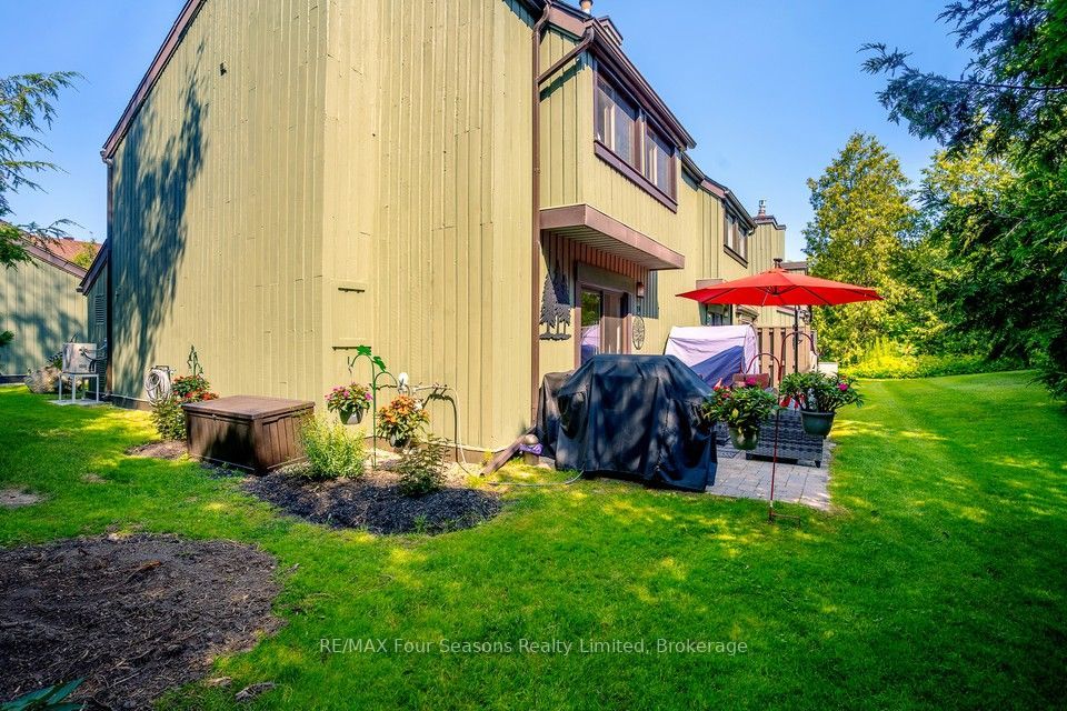 158 Escarpment Crescent Property Photo 20