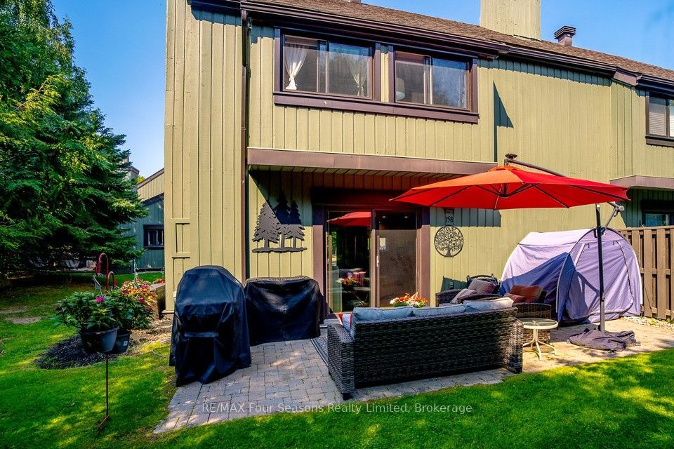 158 Escarpment Crescent Property Photo 22