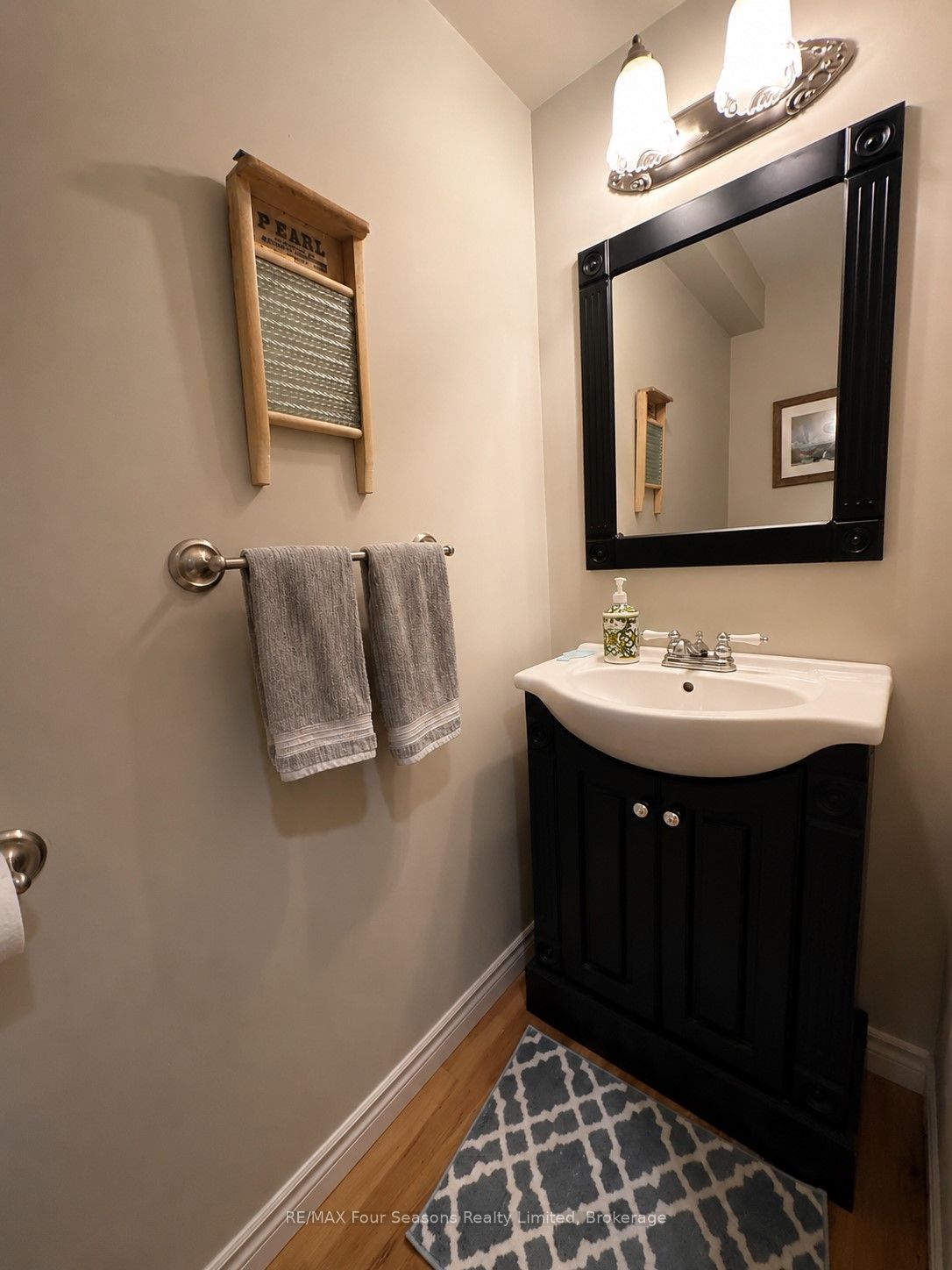 158 Escarpment Crescent Property Photo 26