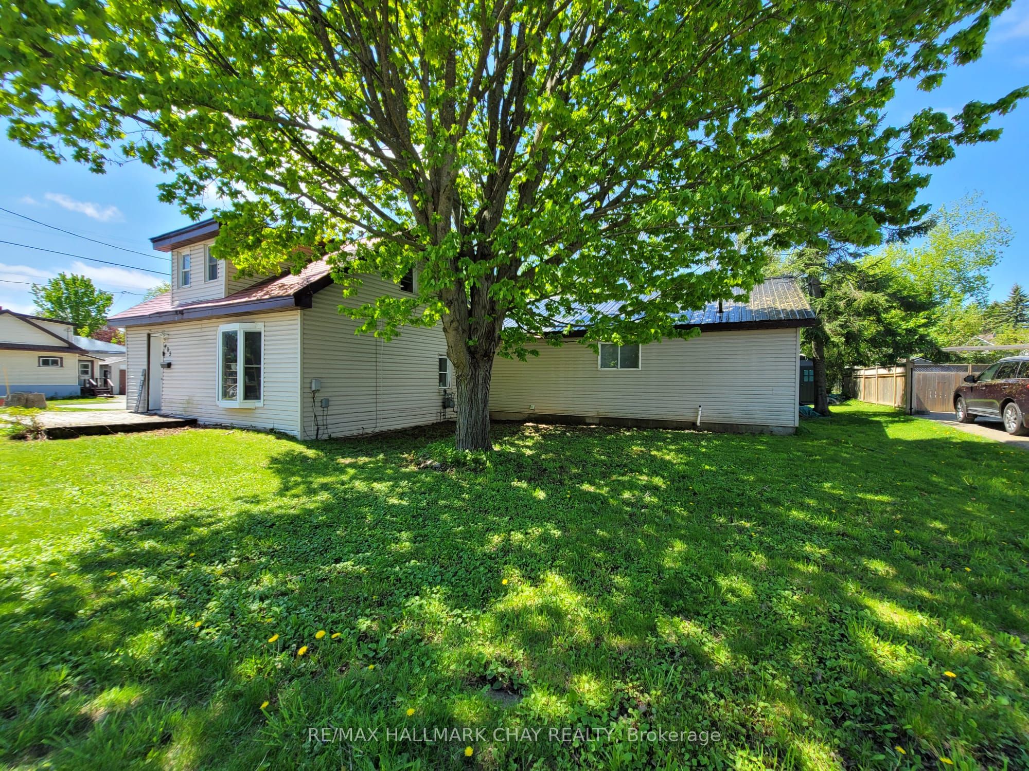 405 Forest Avenue S Property Photo 1