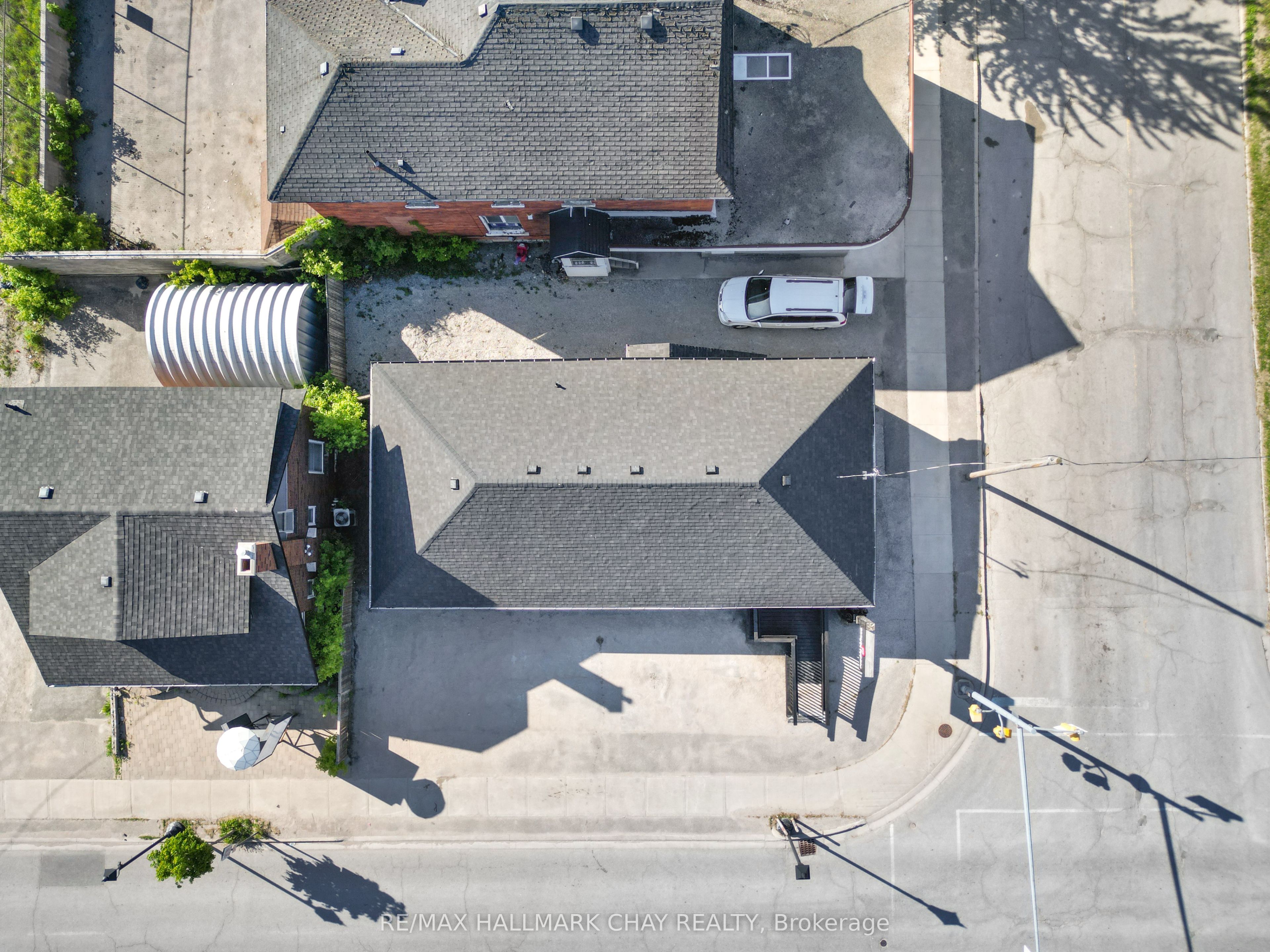 49 Colborne Street E Property Photo 6