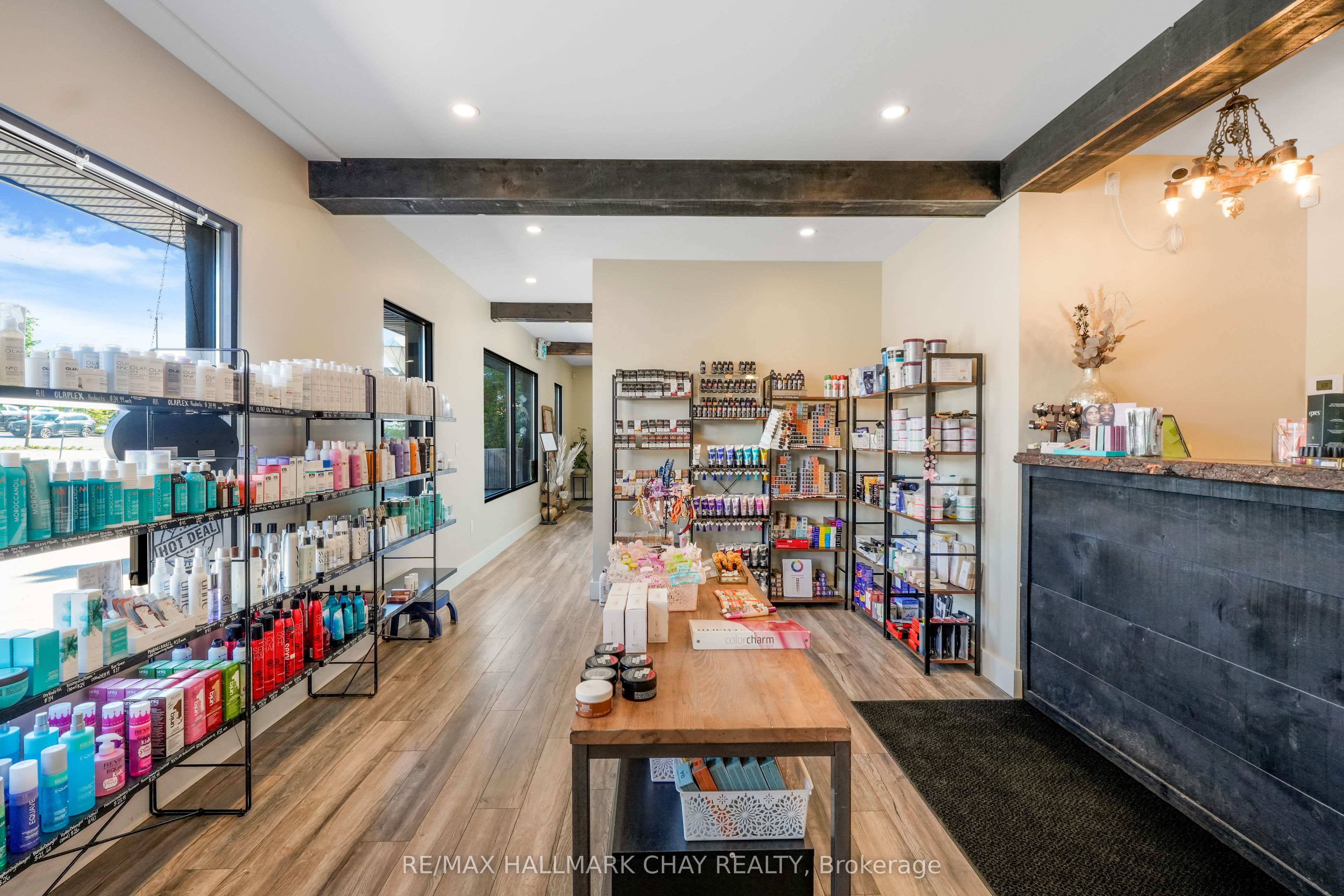 49 Colborne Street E Property Photo 16