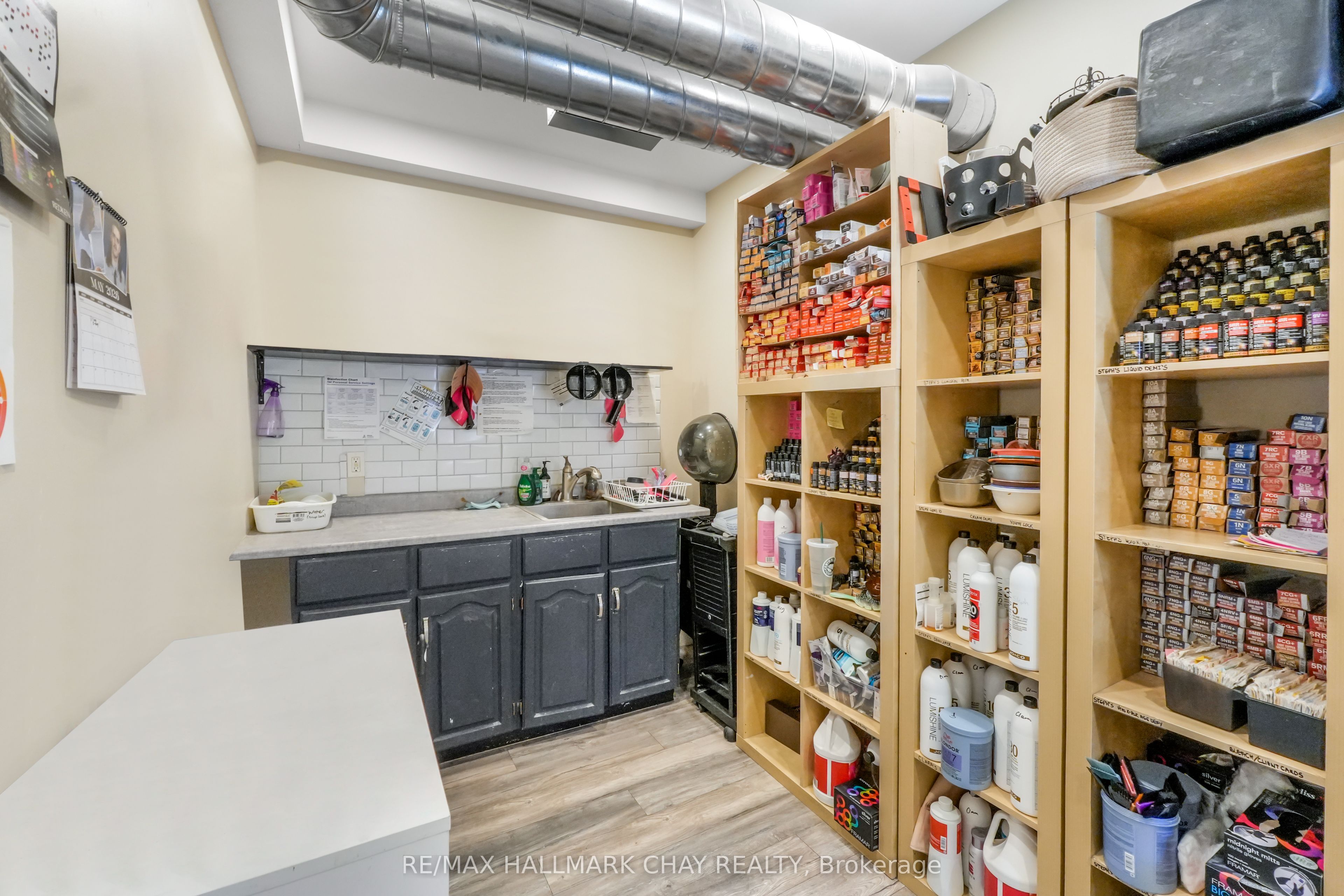 49 Colborne Street E Property Photo 25