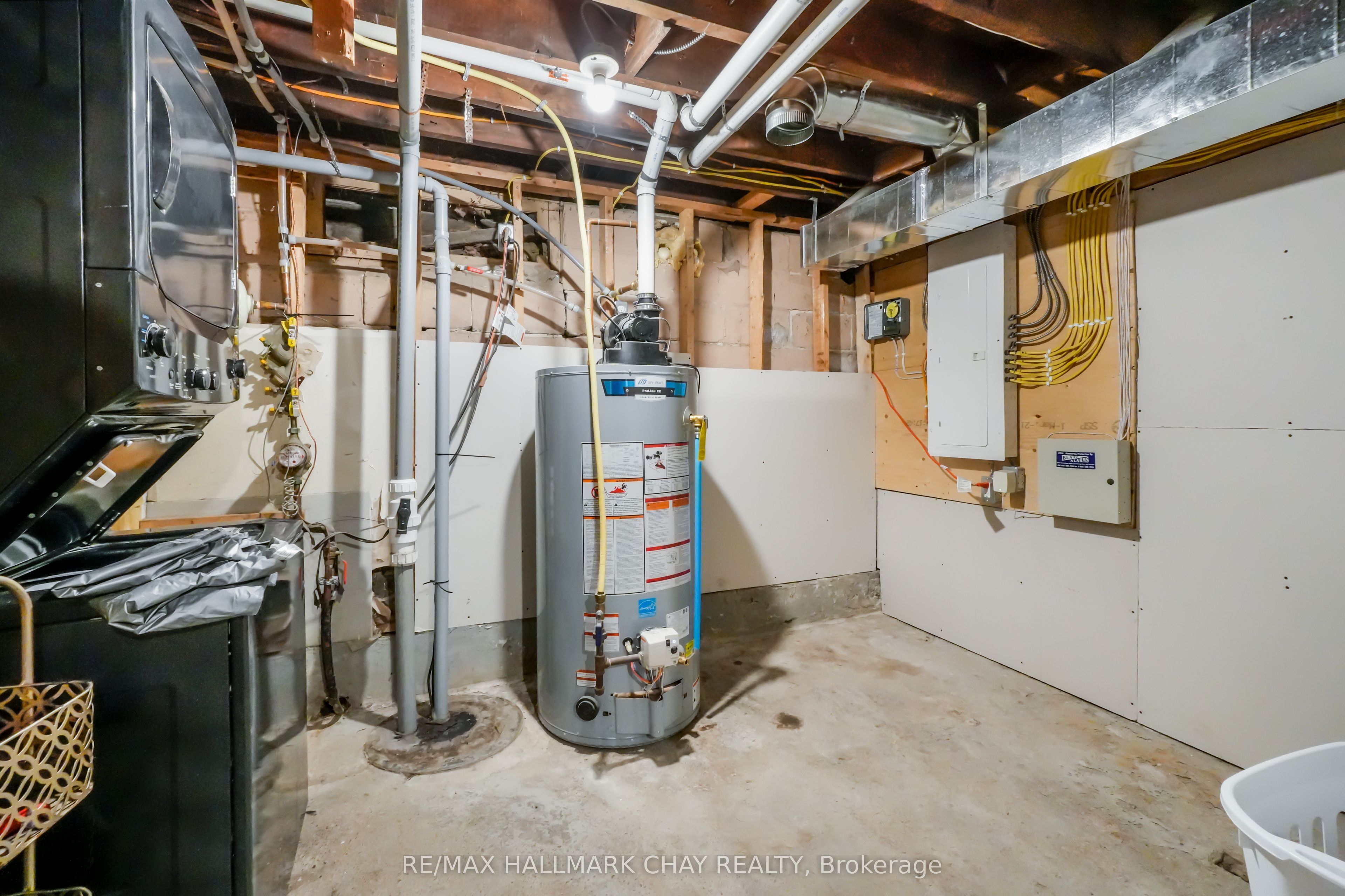 49 Colborne Street E Property Photo 27